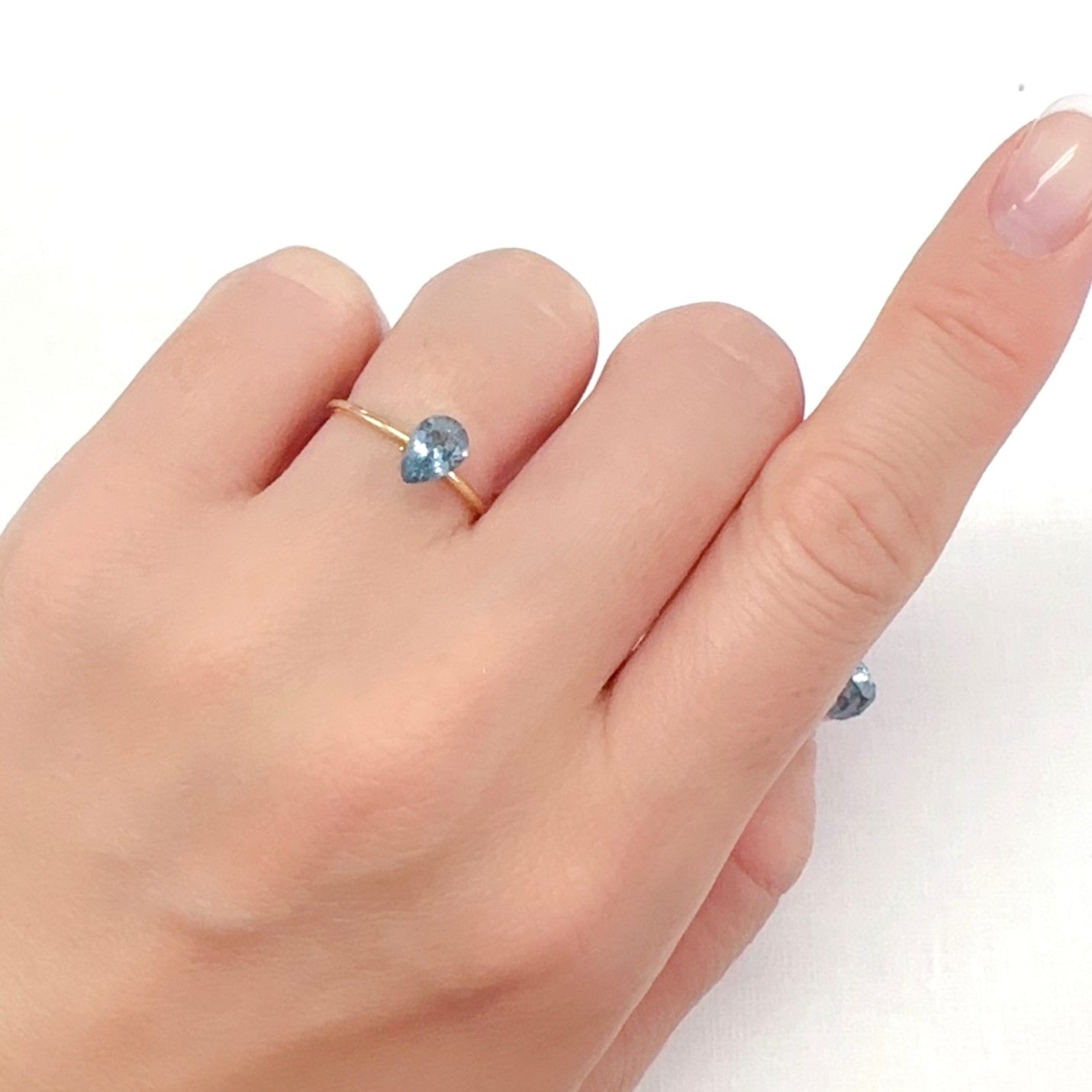 アクアマリン サンタマリアカラー マダガスカル産 0.58ct[240326964]7x4.9mm前後