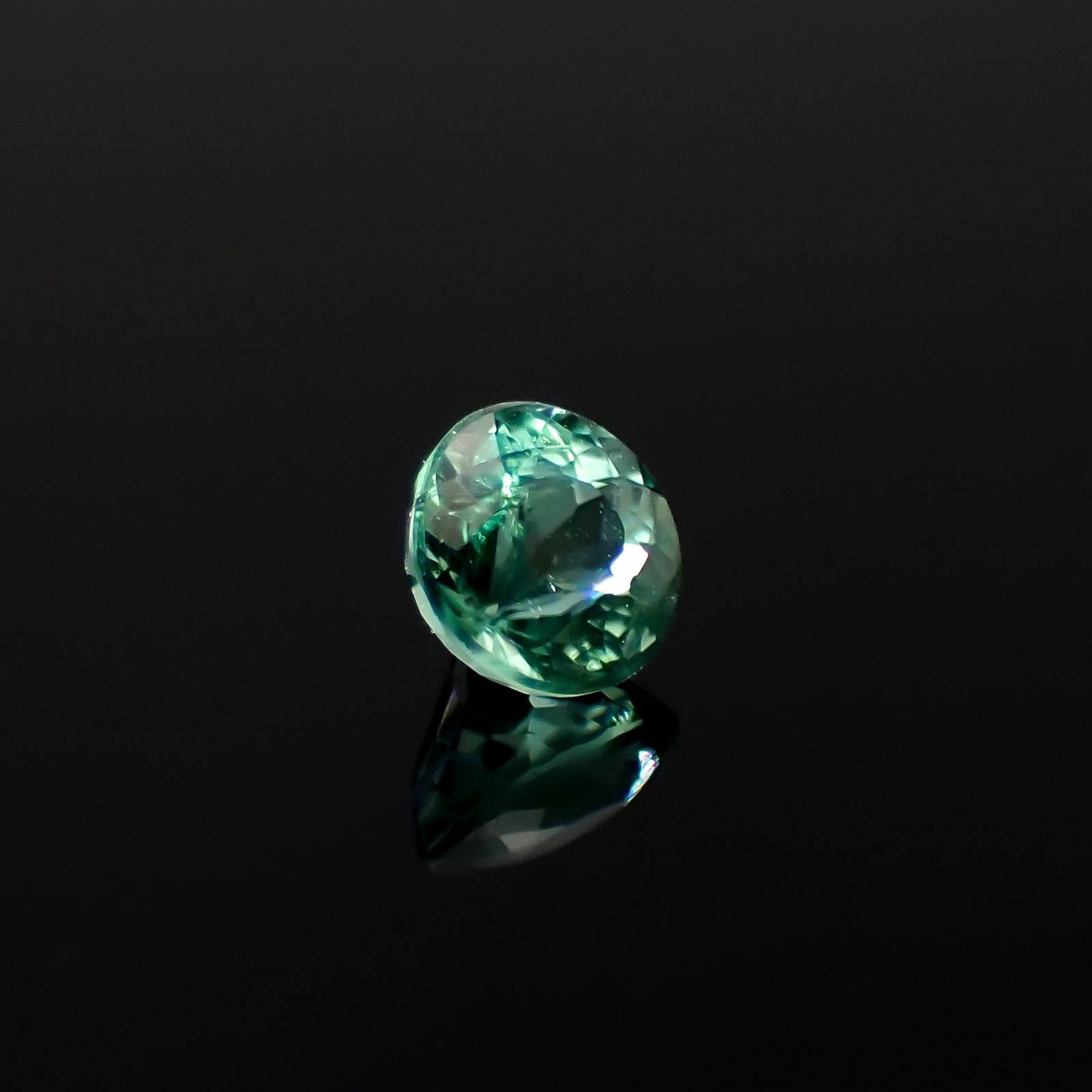 パライバトルマリン(宝石名トルマリン/別名パライバ・トルマリン)ブラジル・パライバ州バターリャ鉱山産 0.293ct ソ付(宝貴協)[240928758]3.97x3.95mm前後