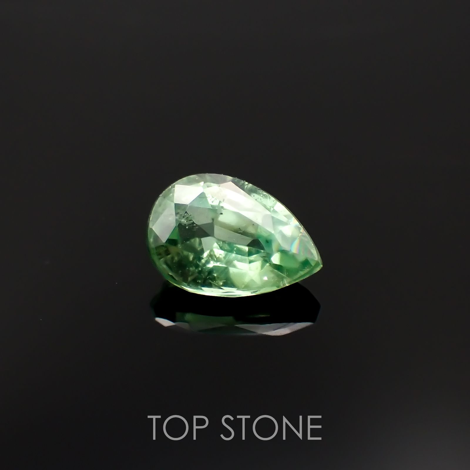 グリーンカイヤナイト タンザニア産 0.83ct[230220567]6.9x4.7mm前後