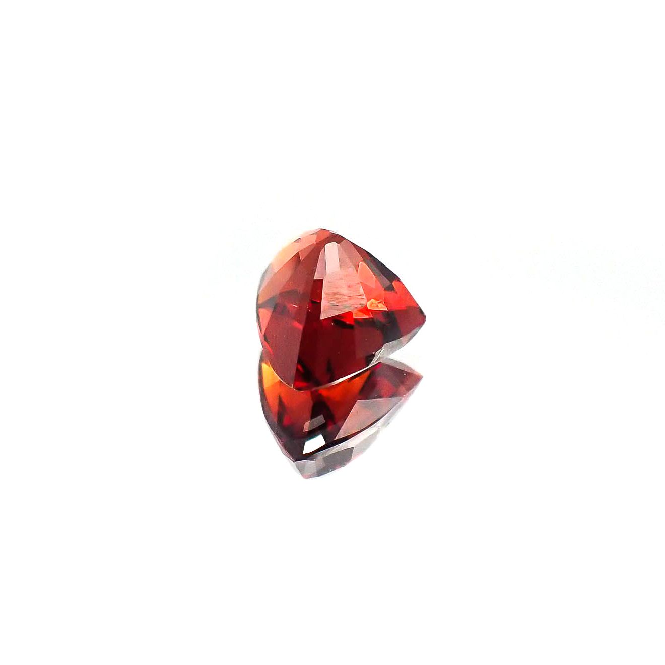 スペサルティンアルマンディンガーネット(宝石名スペサルティン アルマンディン・ガーネット)マダガスカル産 2.13ct 識別済[231023851]8.5x6.8mm前後