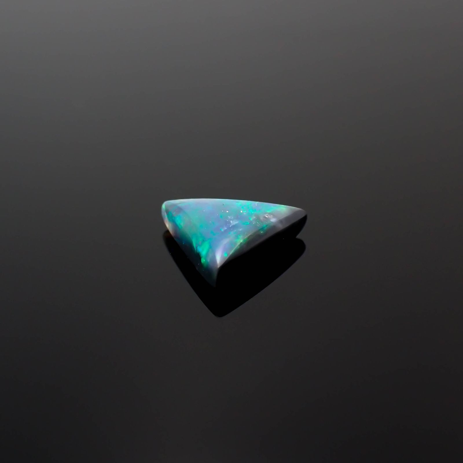 ブラックオパール オーストラリア産 0.38ct[240326646]6.7x6.2mm前後
