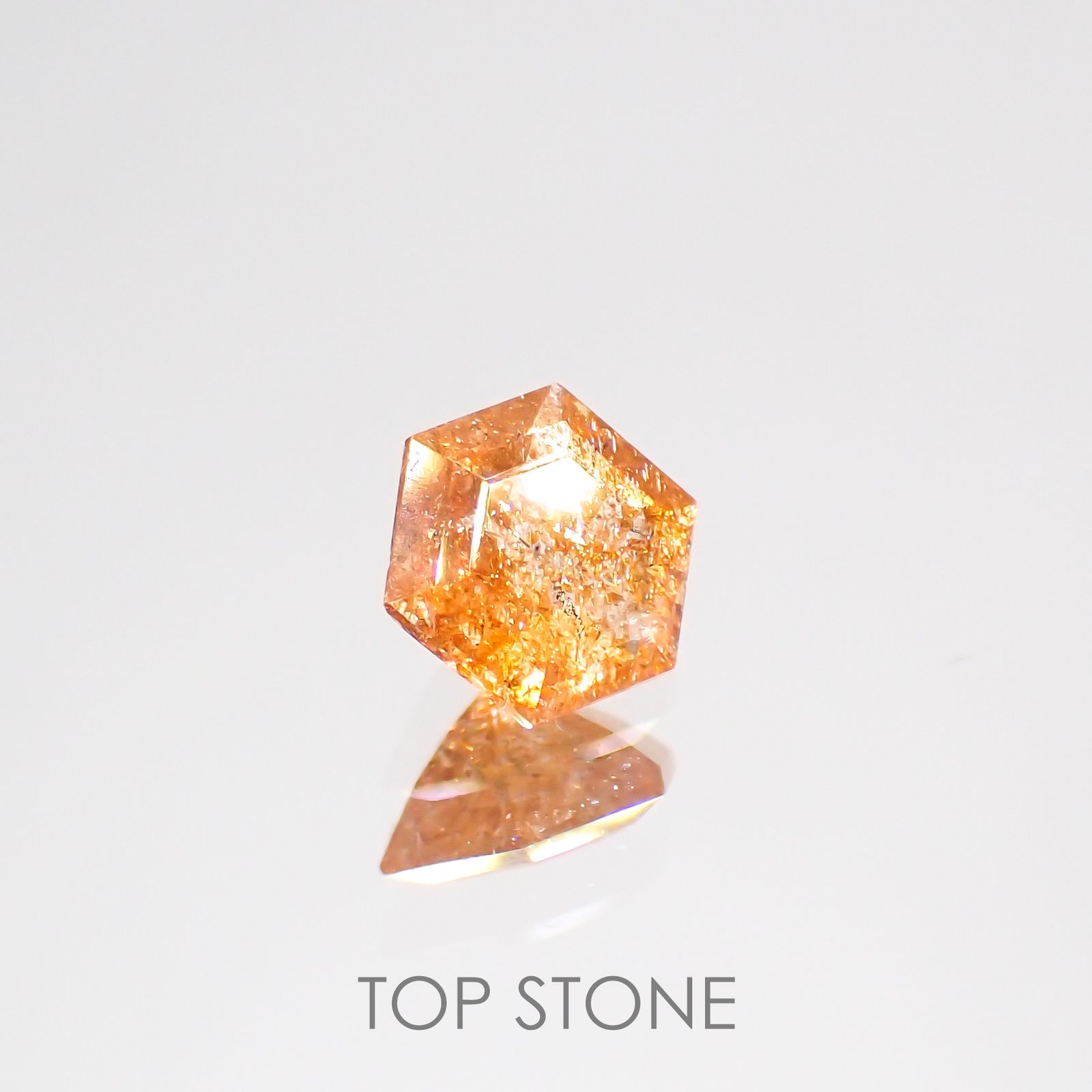 ◇ヘキサゴンカット◇イリュージョンサンストーン インド産 0.41ct[220115485]4.8x4.8mm前後