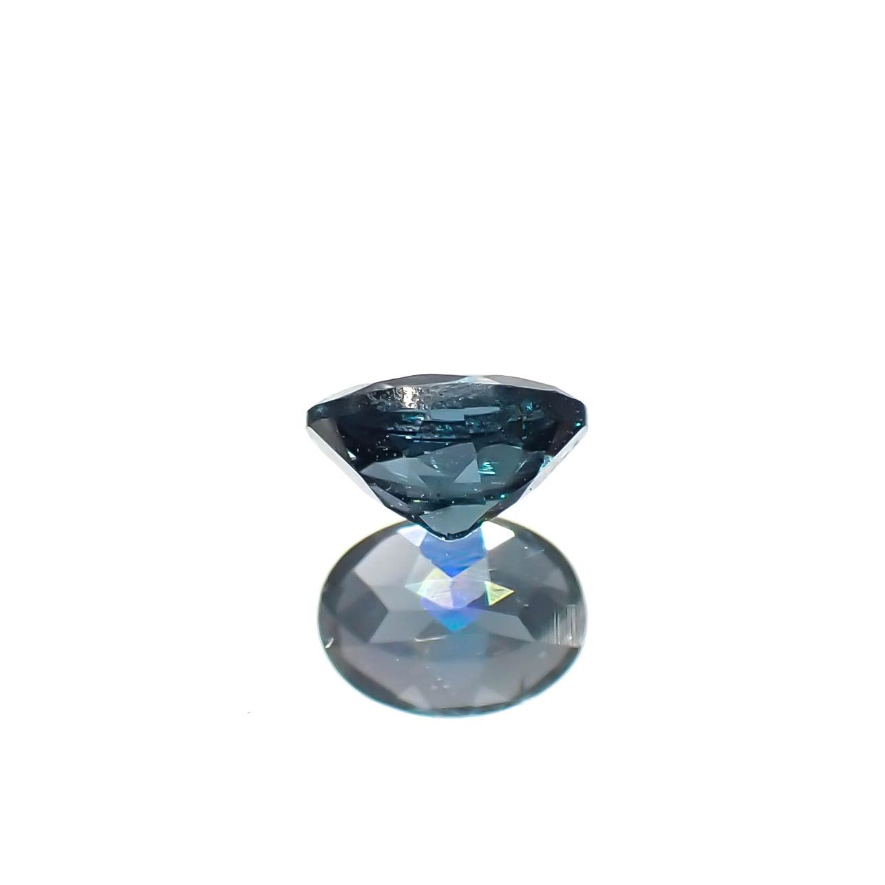 ベキリーブルーガーネット（カラーチェンジガーネット アレキタイプ） マダガスカル・ベキリー産 0.23ct[231224762]4.1x3.1mm前後