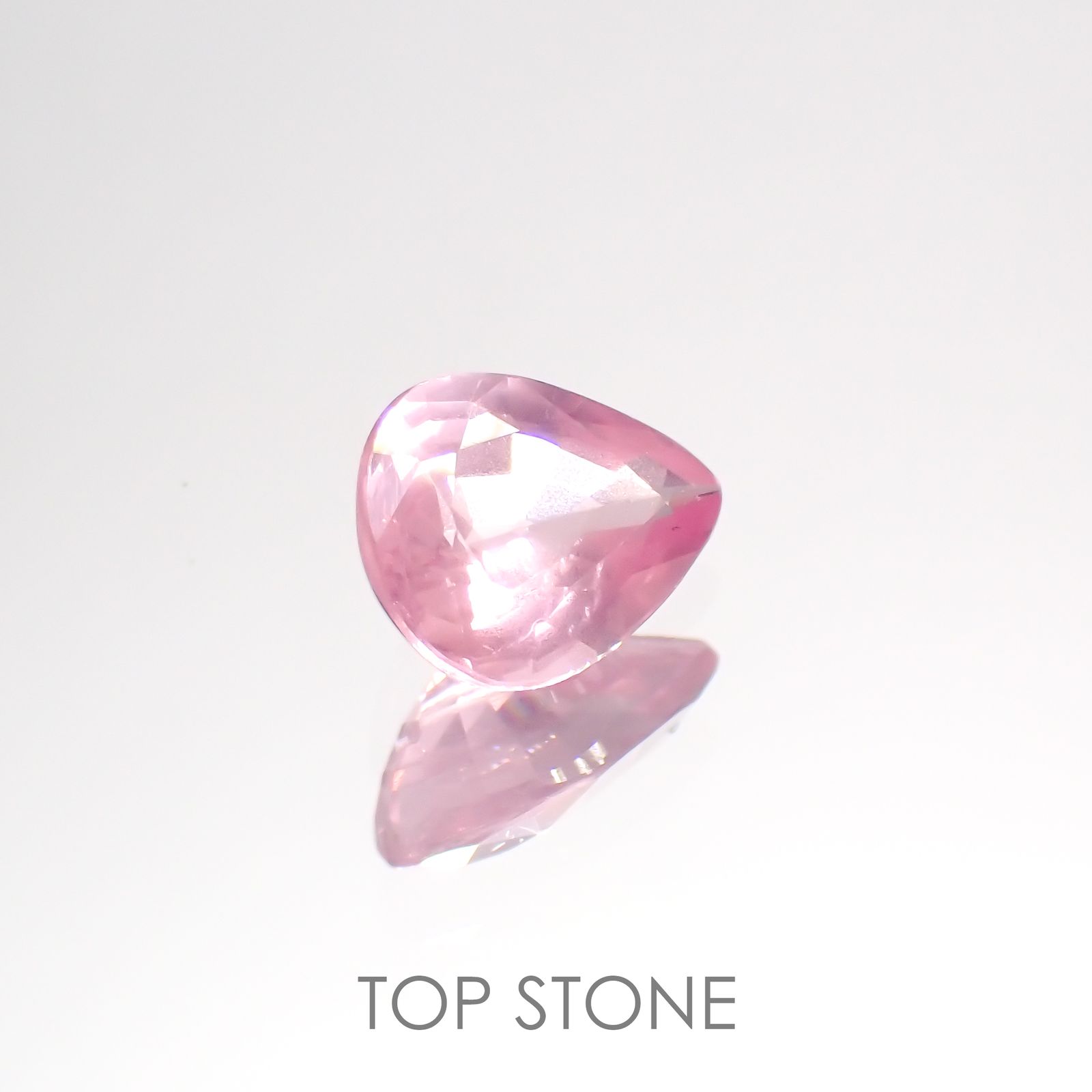 シルキーピンクスピネル(宝石名ピンク・スピネル)タンザニア産 0.76ct 識別済[220114137]6.8x5.3mm前後