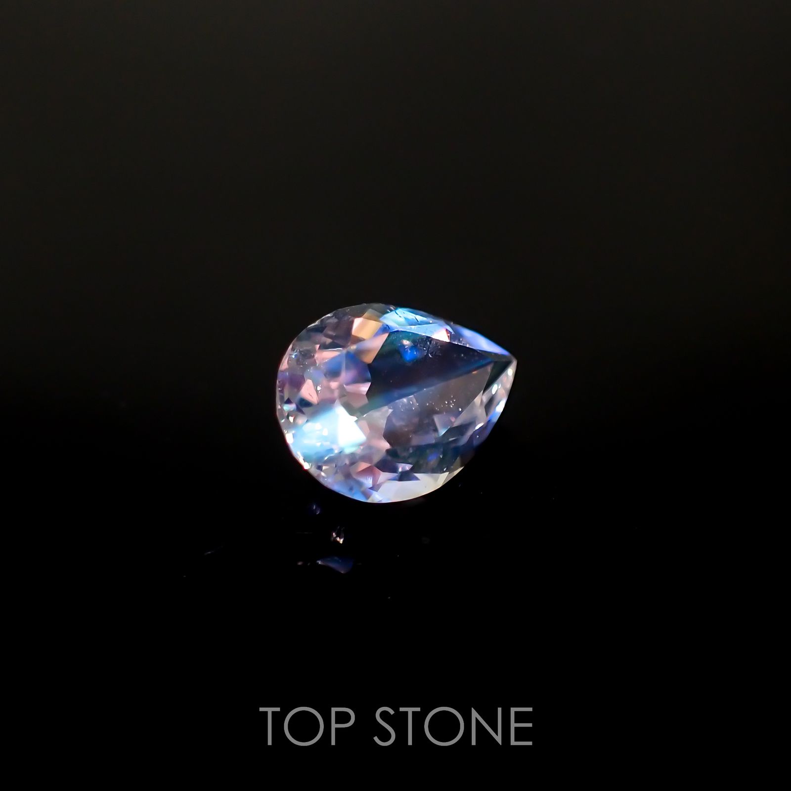 レインボームーンストーン(宝石名ラブラドライト)タンザニア産 1.02ct 識別済[220717202]8.5x6.1mm前後