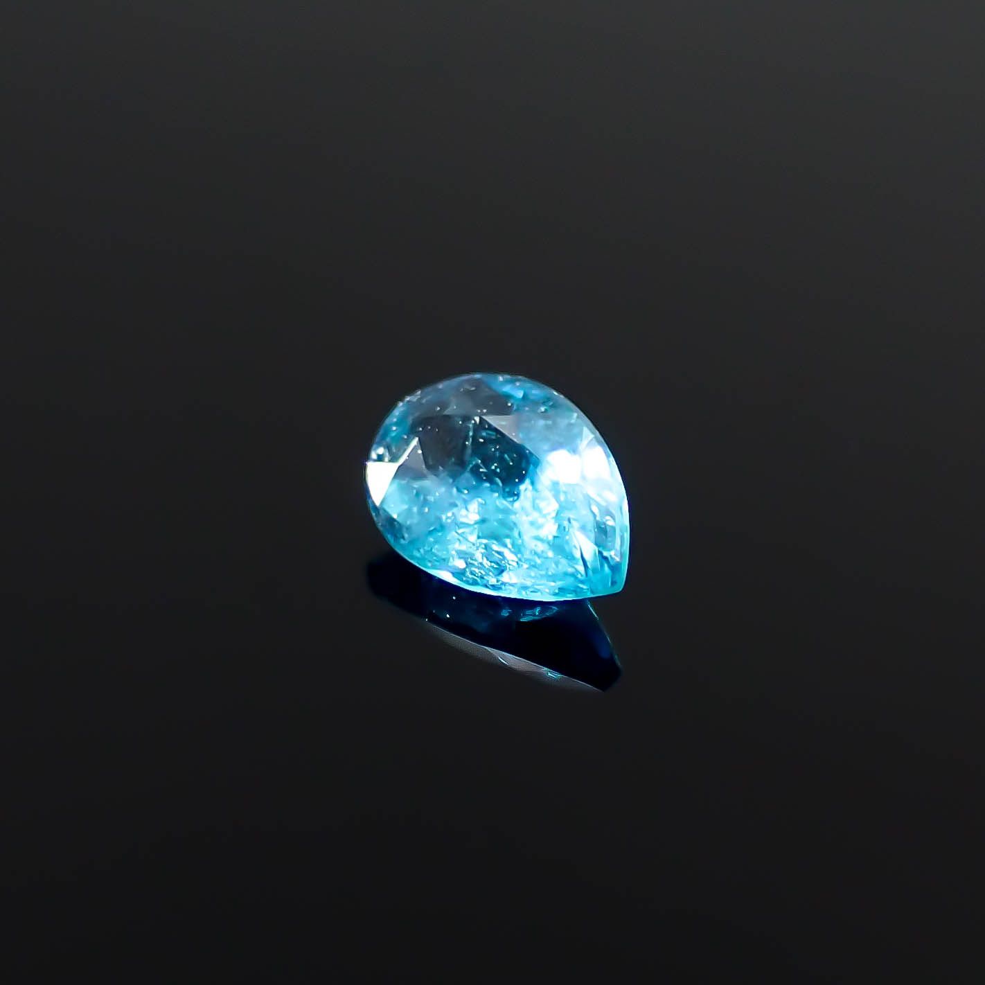 パライバトルマリン(宝石名トルマリン/別名パライバ・トルマリン)ブラジル・パライバ州バターリャ鉱山産 0.118ct ソ付(GGS)[250931069]4.1x2.8mm前後
