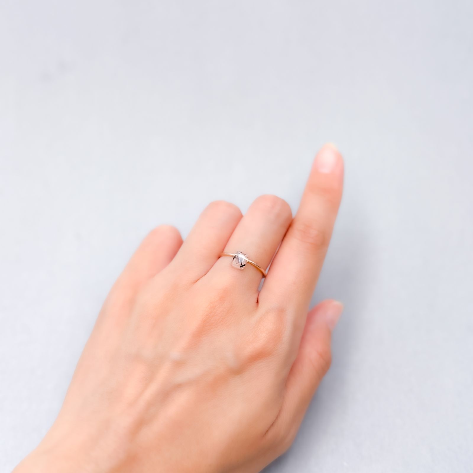 レインボーラティスサンストーン オーストラリア産 0.68ct [250730691]6x5.1mm前後