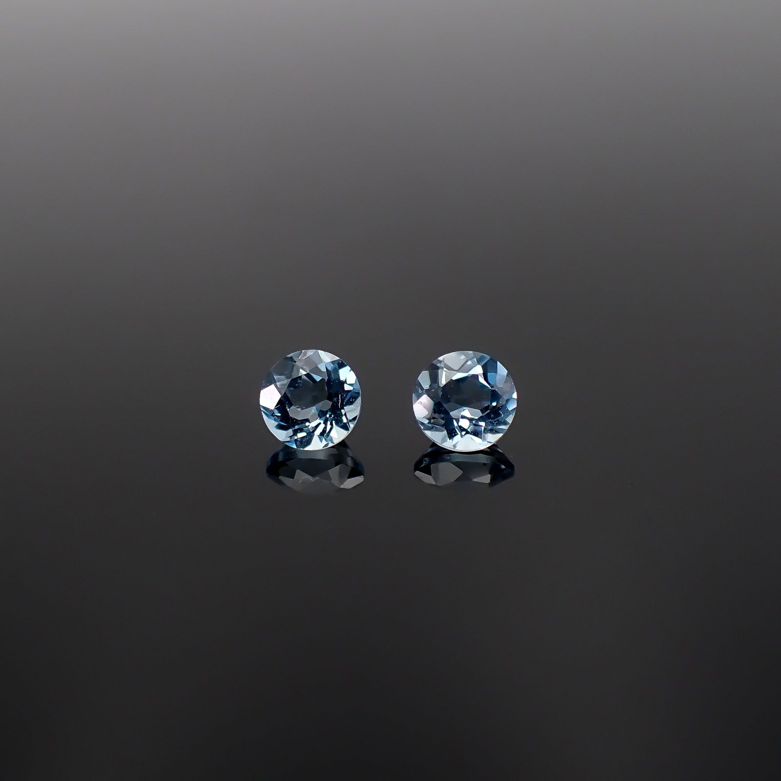 ◇ペアセット◇アクアマリン(宝石名アクアマリン)ブラジル産 識別済 0.49ct(2pcs合計) / 4x4mm前後 [260231759]