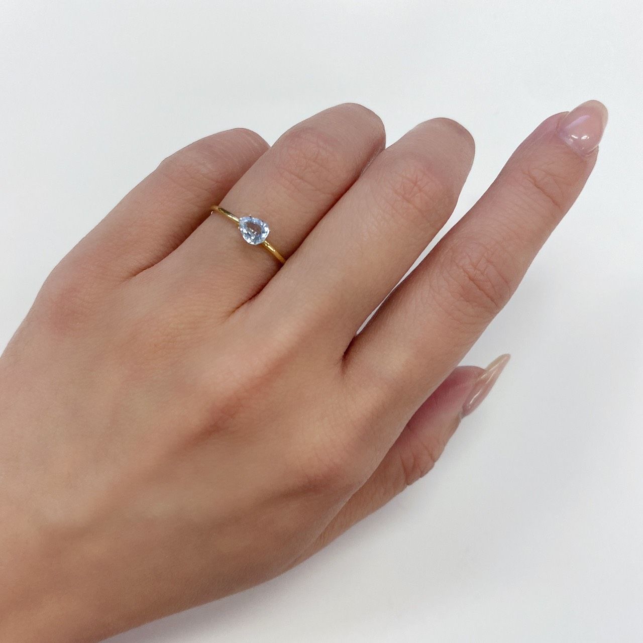 アイスブルーサファイア(宝石名ブルー・サファイア) スリランカ/マダガスカル産 0.51ct 識別済[210611161]5.4×4.5mm前後