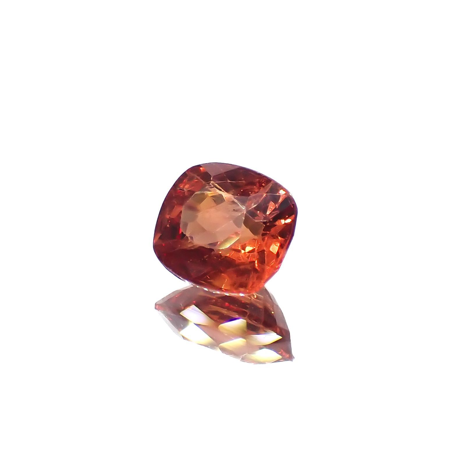 オレンジスピネル(宝石名スピネル)ビルマ/マダガスカル産 0.93ct 識別済[220817508]6.1x5.4mm前後