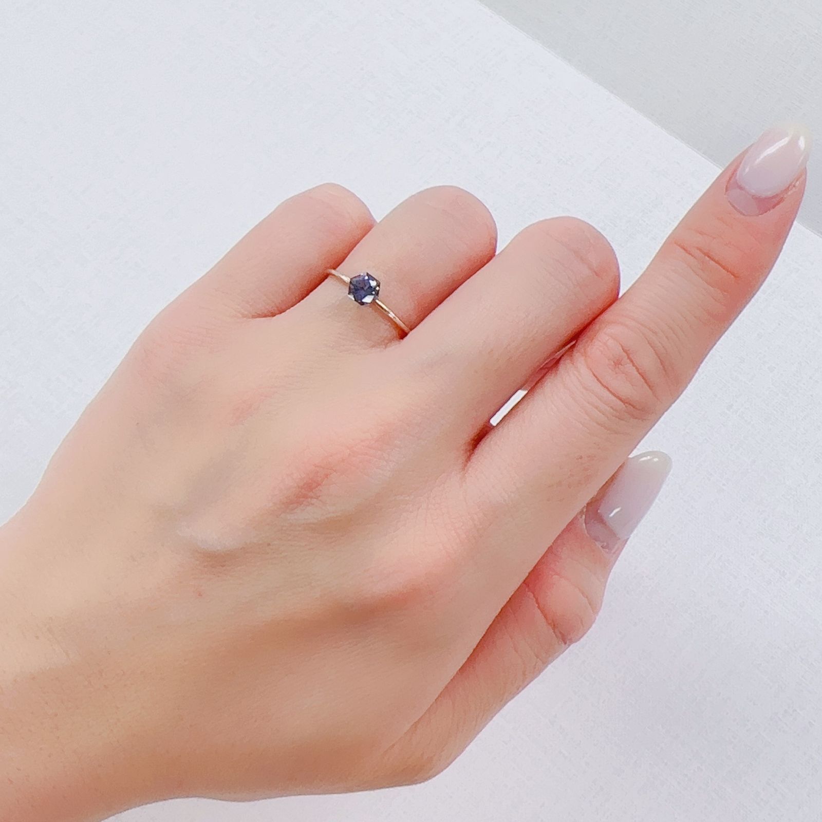 ◇ヘキサゴンカット◇バイオレットスピネル(宝石名スピネル)ビルマ/マダガスカル産 0.52ct 識別済[230220643]4.4x4.4mm前後