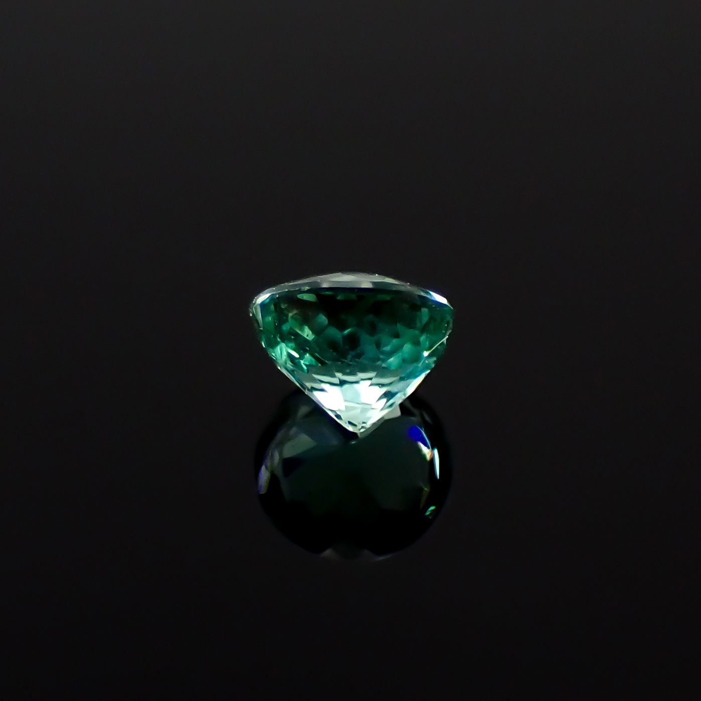 パライバトルマリン(宝石名トルマリン/別名パライバ・トルマリン)ブラジル・パライバ州バターリャ鉱山産 0.293ct ソ付(宝貴協)[240928758]3.97x3.95mm前後