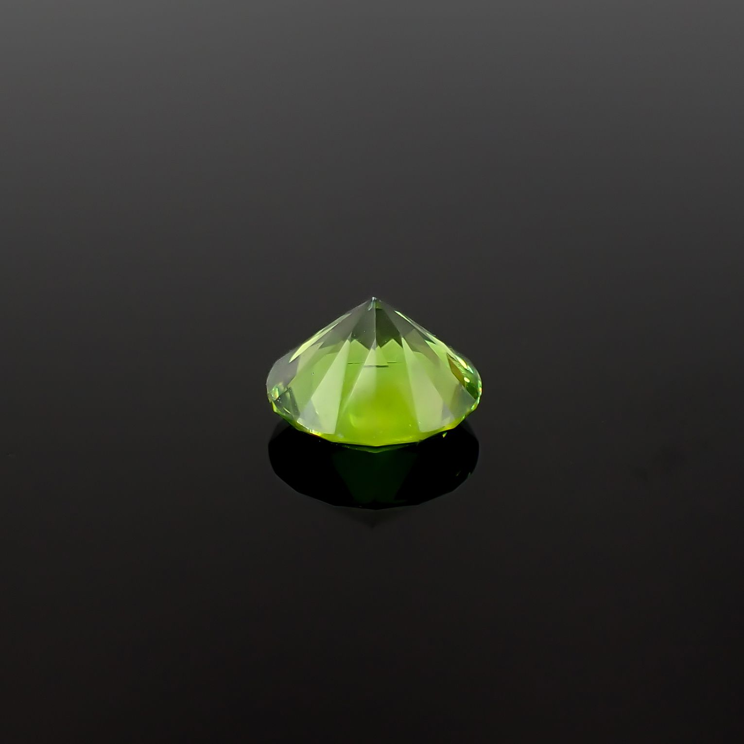 デマントイドガーネット ロシア産 1.08ct / 6.3x6.3mm前後 [260432070]