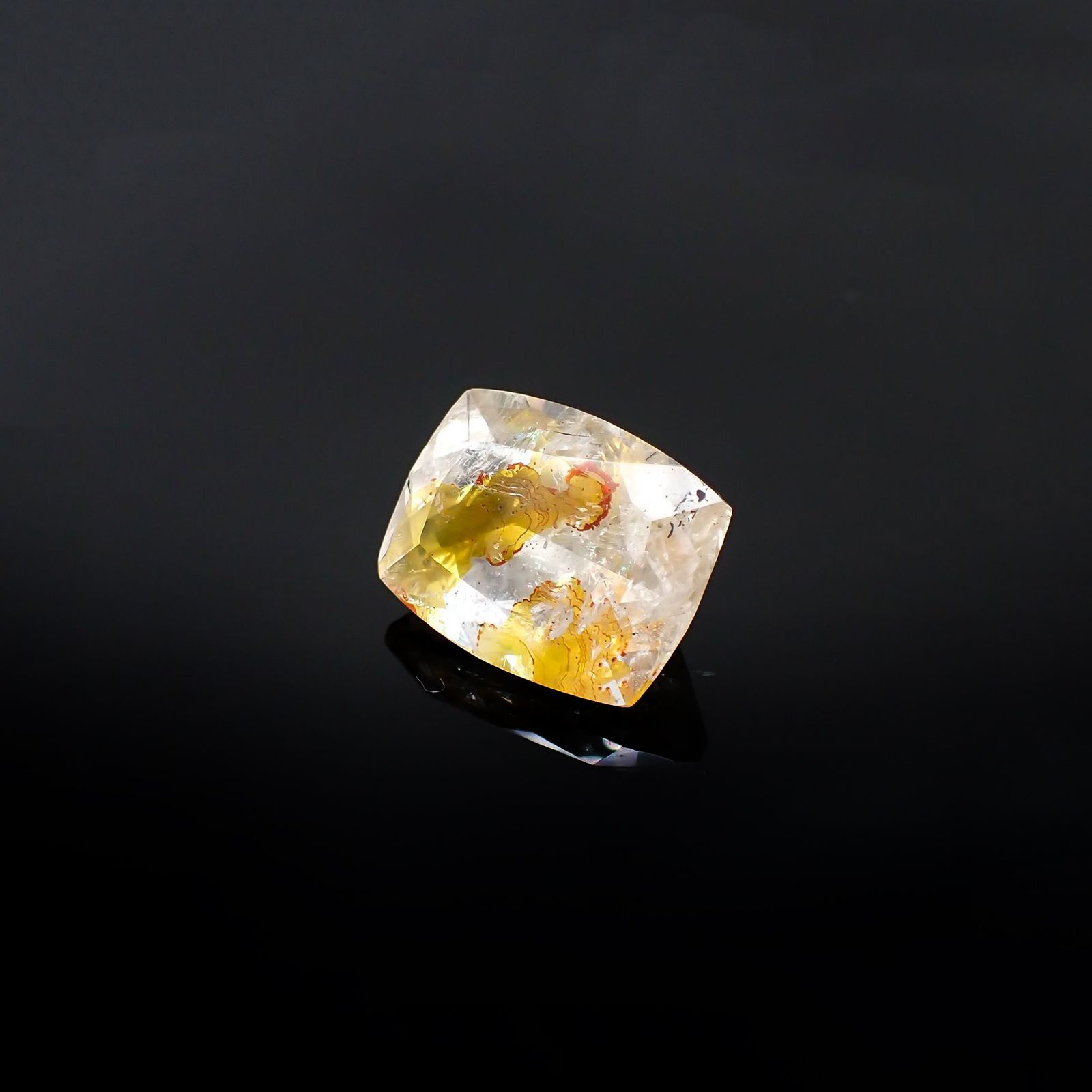 オーロラクォーツ ブラジル・ミナスジェライス産 16.80ct / 18x14.3mm前後 [220114369]