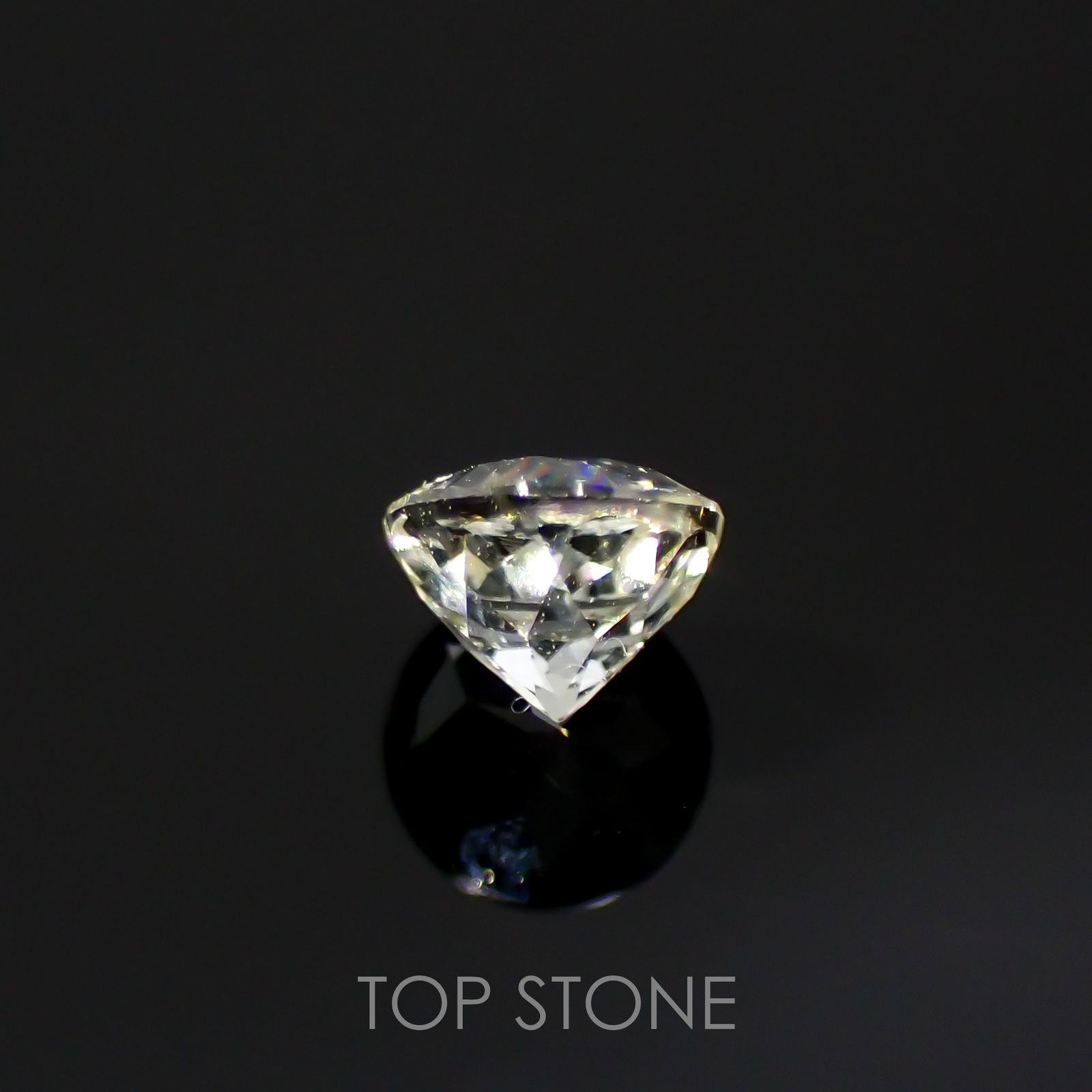 リューコガーネット(宝石名ホワイト グロッシュラー・ガーネット)ビルマ産 0.26ct 識別済[220115444]3.6x3.6mm前後