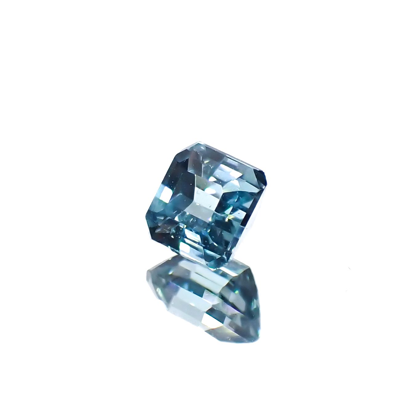 ブルートルマリン(宝石名トルマリン)アフガニスタン産 0.35ct 識別済[231225171]3.7x3.8mm前後