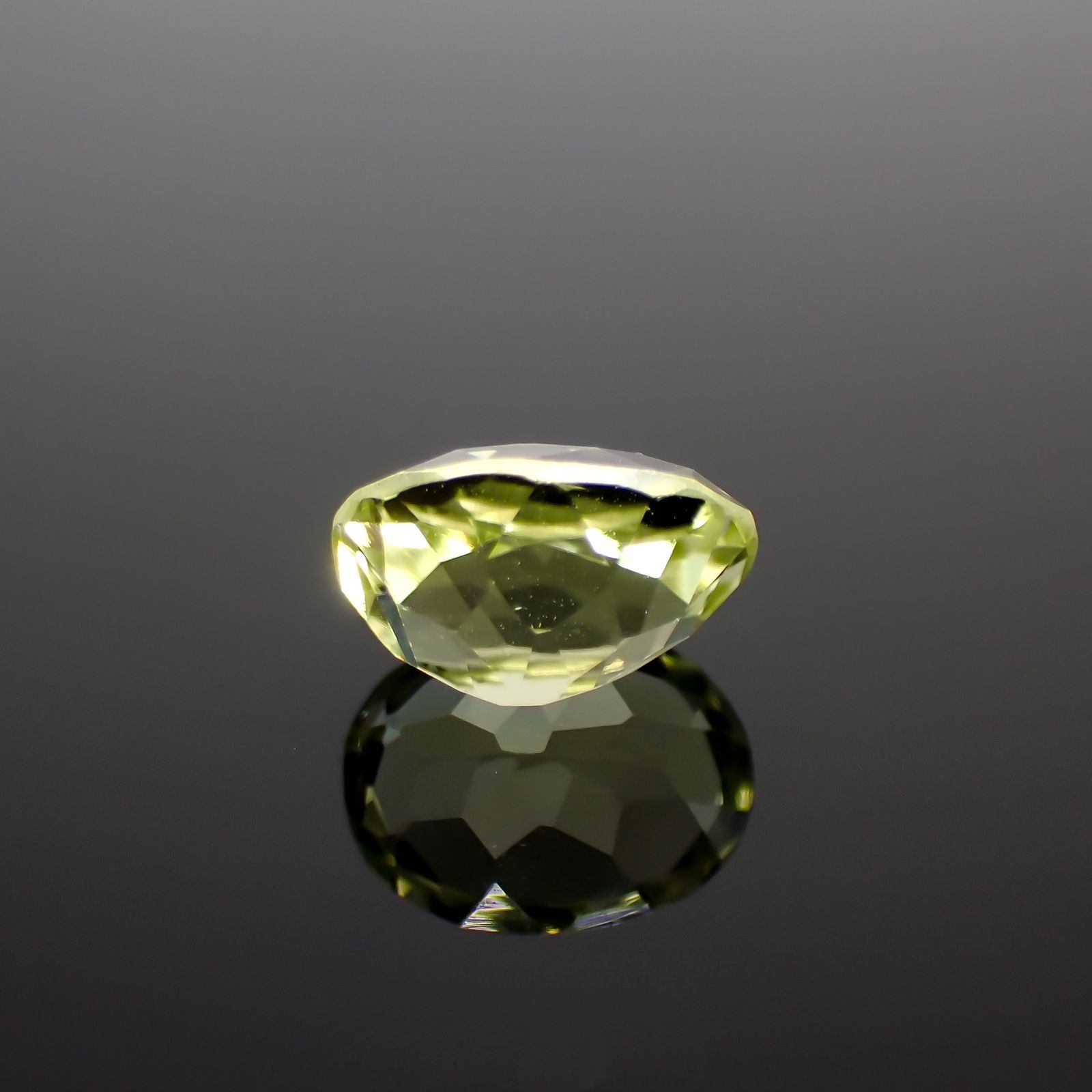 シリマナイト(宝石名シリマナイト)インド産 1.61ct 識別済[211113695]7.9x6.1mm前後