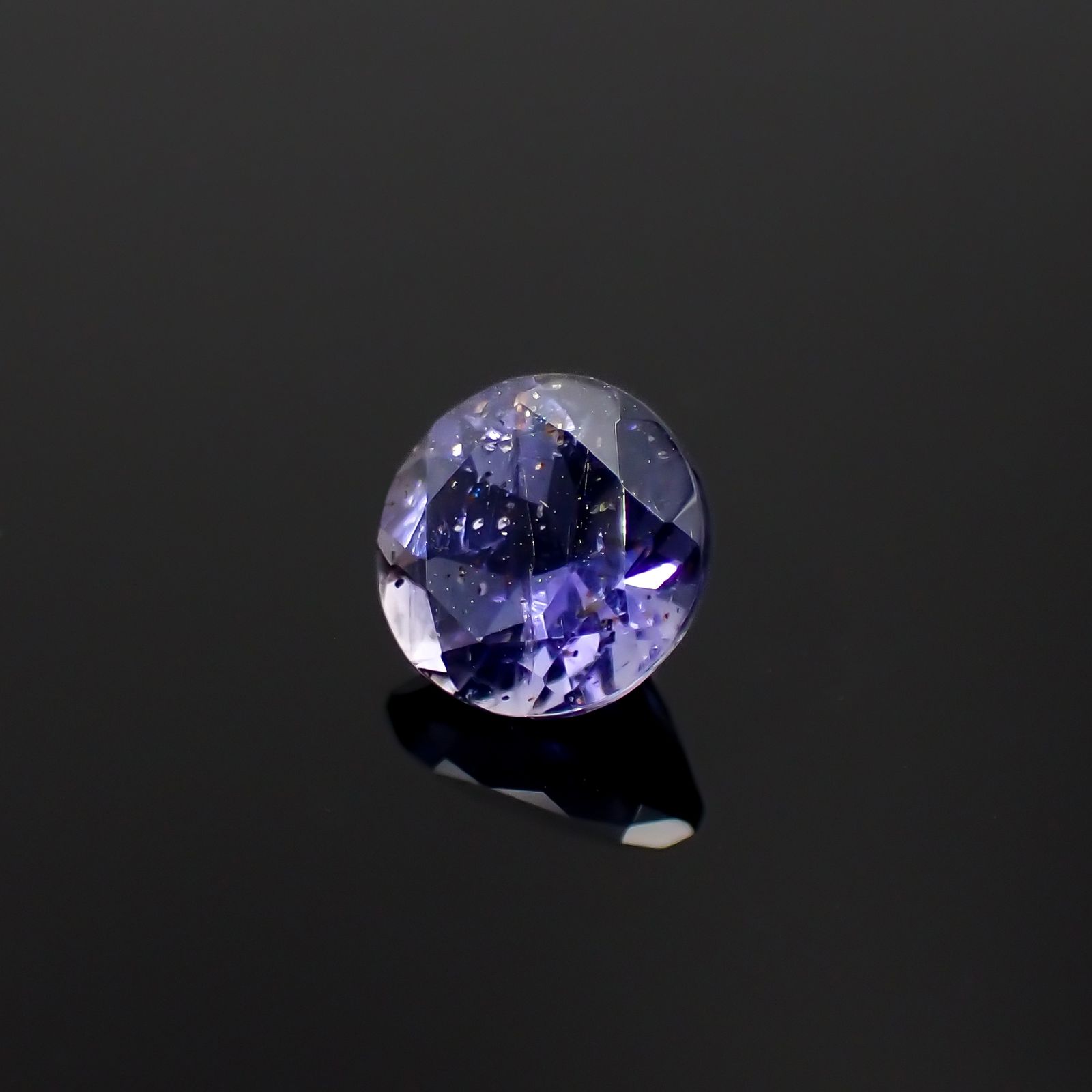 アイオライトサンストーン インド/ブラジル産 0.69ct[230923330]6x5.9mm前後