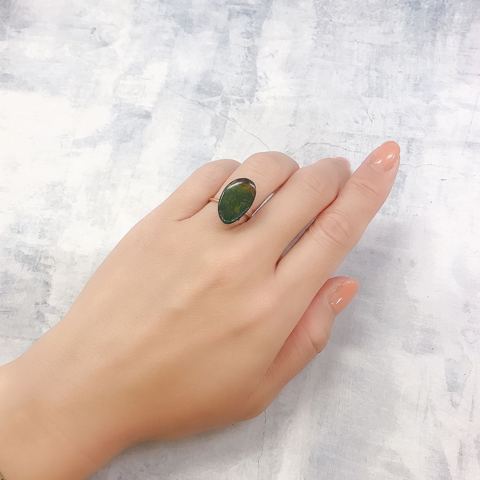 ◇フリーフォーム◇アンモライト トリプレット カナダ産 7.66ct [220817409]17.9x11.4mm前後