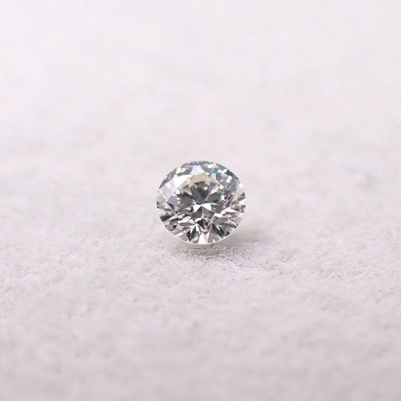 ダイヤモンド SI1-VS ハート&キューピッド 0.055ct / 2.4x2.4mm前後 [251031181]