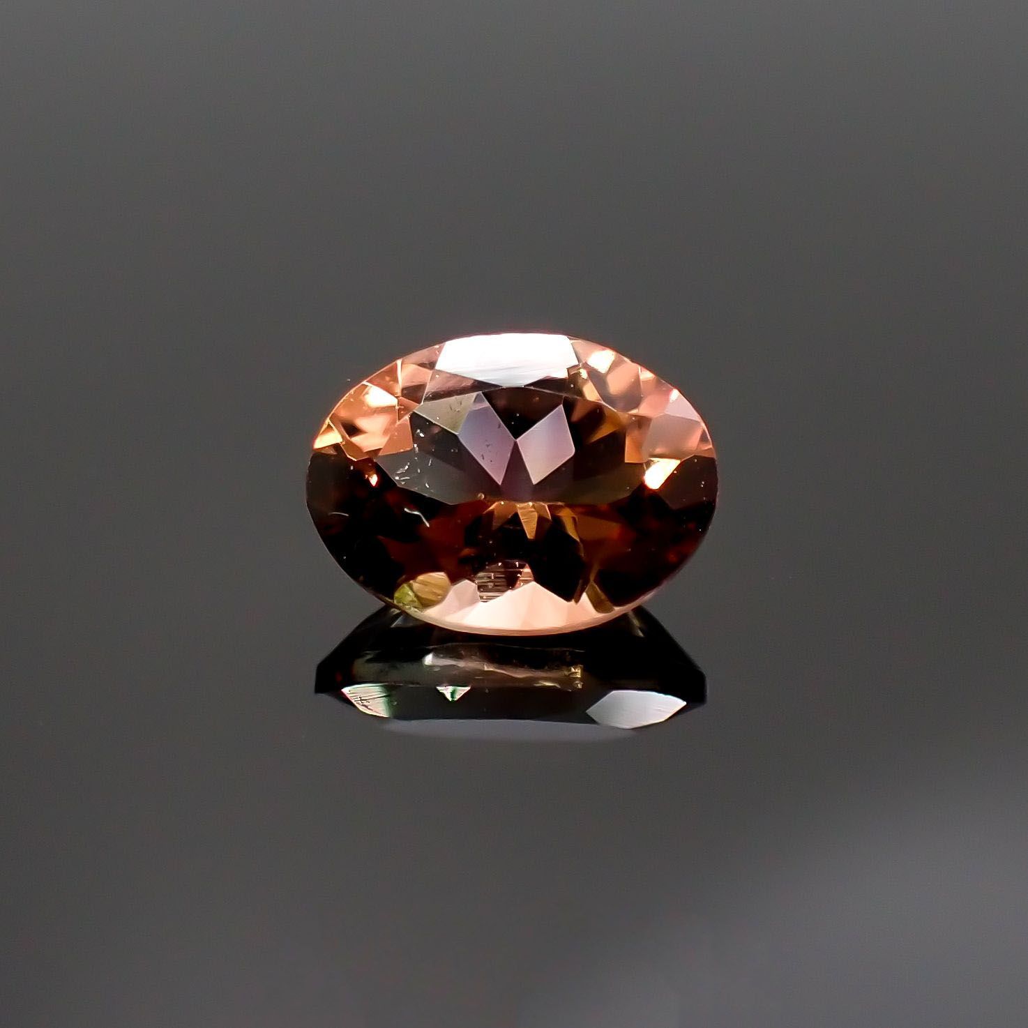 バイカラートルマリン(宝石名バイカラー・トルマリン) コンゴ民主共和国産 1.255ct ソ付(彩珠)[211013597]8×6mm前後