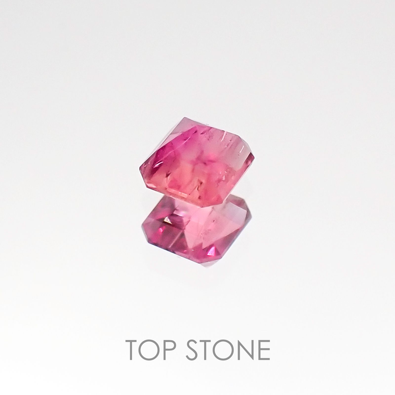 レッドベリル アメリカ・ユタ州産 ルース 0.12ct[20107030]3×2.8mm前後