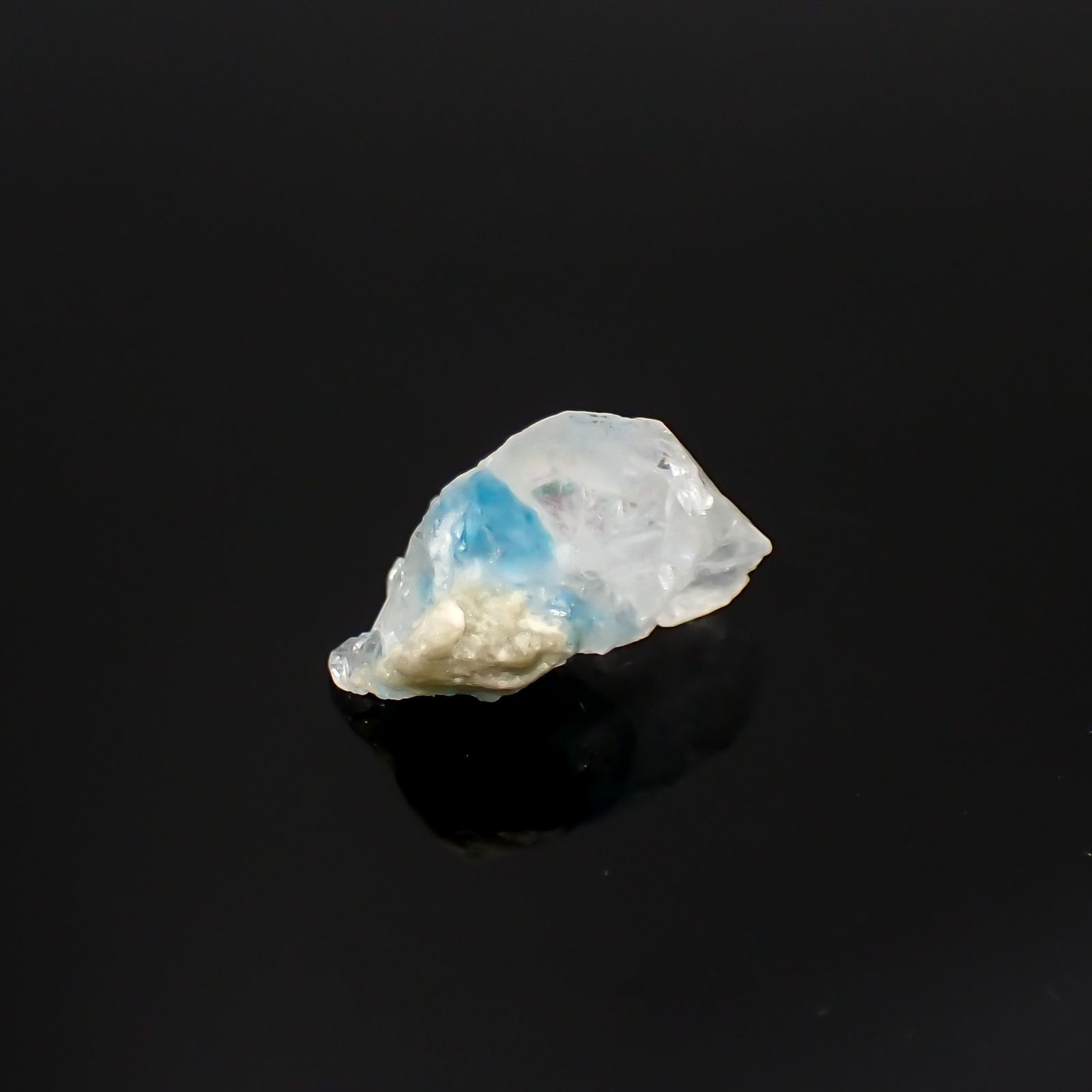 ユークレース 原石 ブラジル産 3.86ct[220115360]12.2x9.5mm前後
