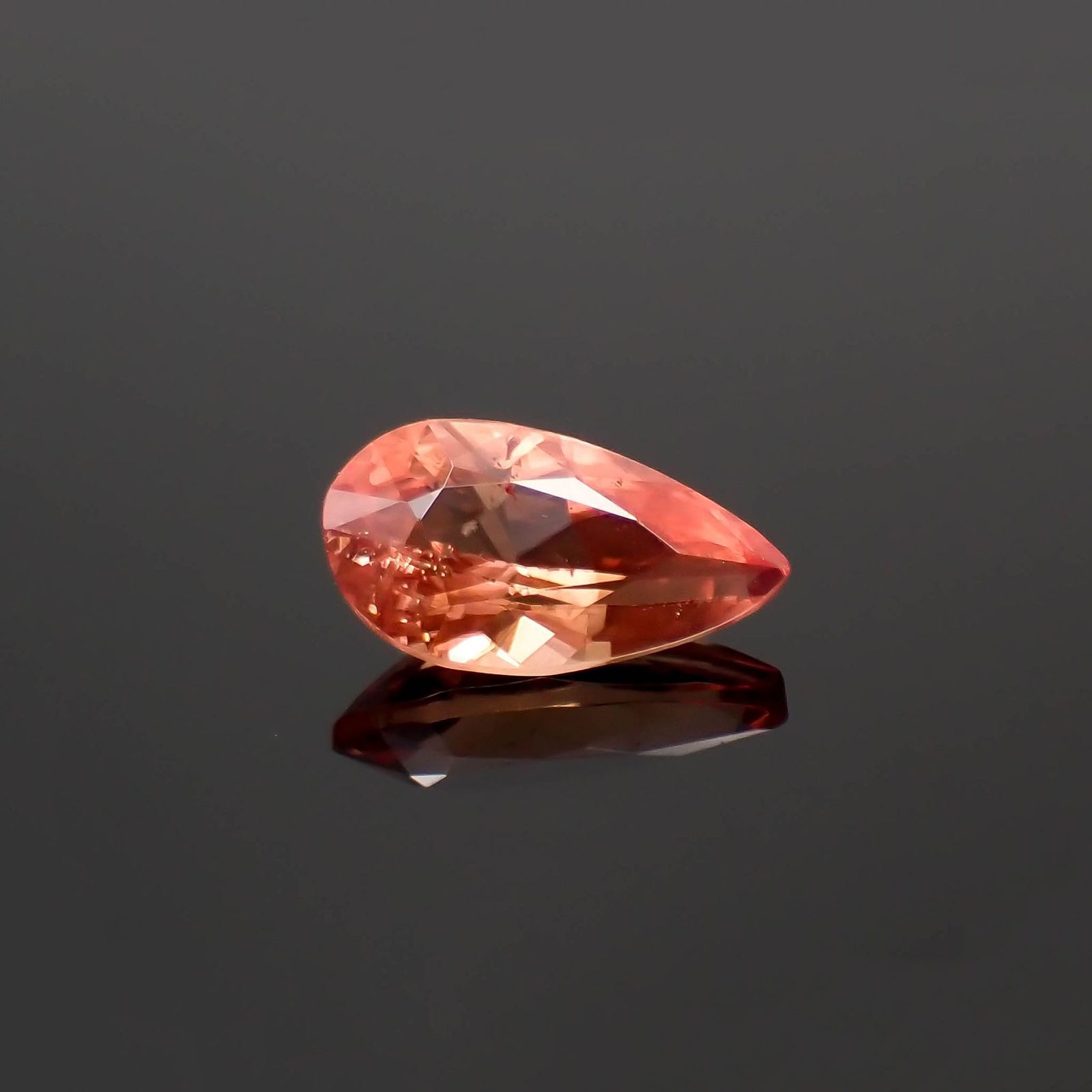 ロードクロサイト アメリカ・コロラド州スイートホームマイン産 0.65ct / 7.4x4.1mm前後 [221219683]