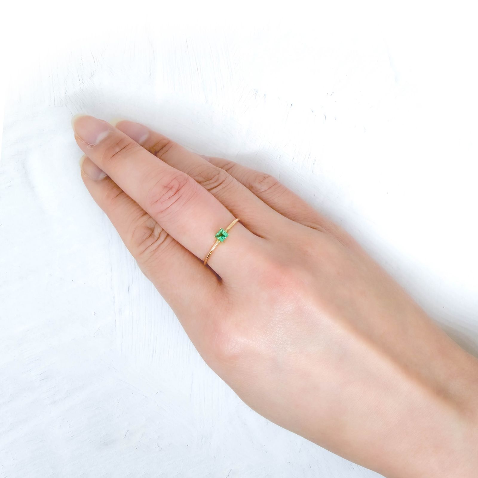 エメラルド コロンビア産 0.17ct / 3x3mm前後 [260131522]