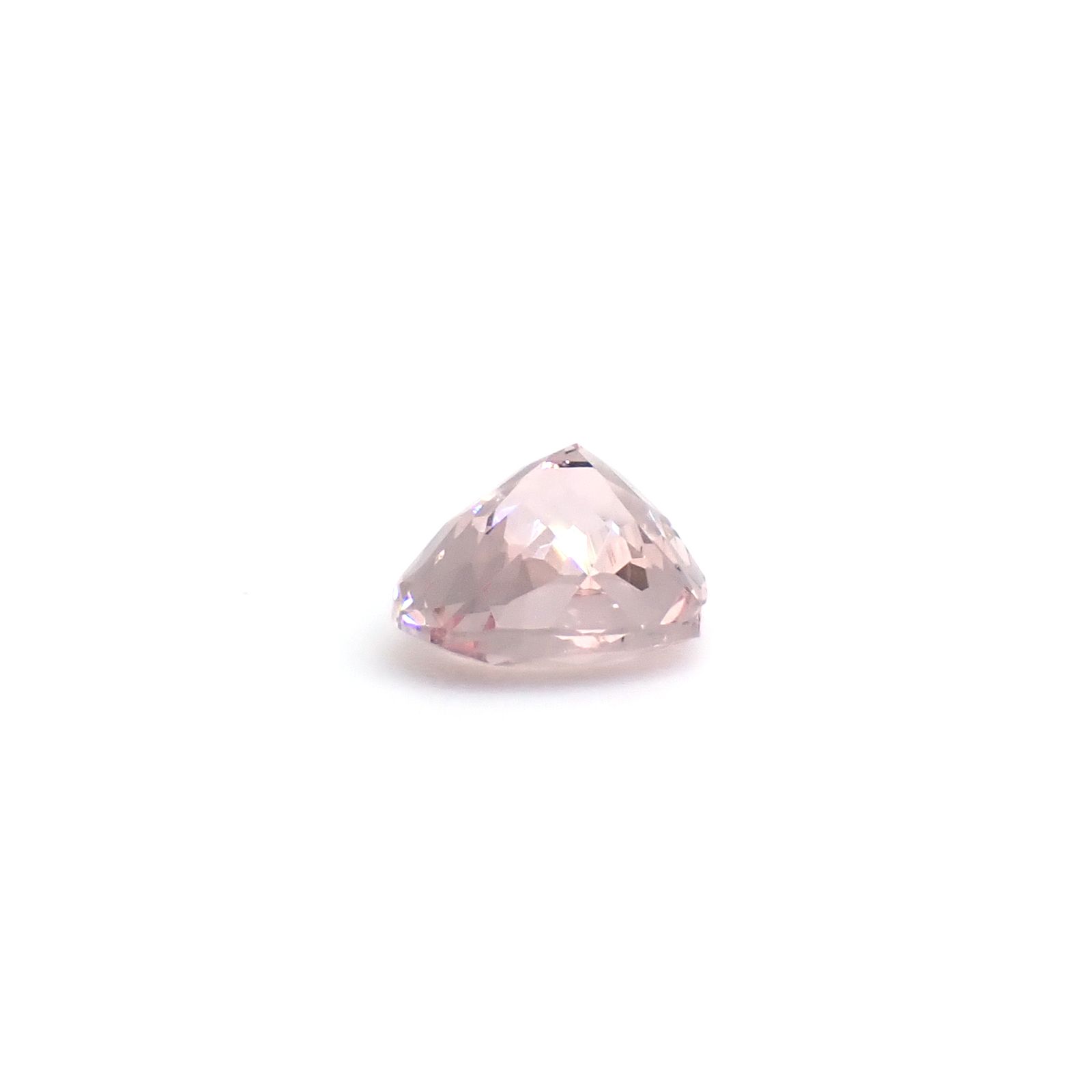 モルガナイト ブラジル産 0.60ct / 5.1x6.3mm前後 [260632311]
