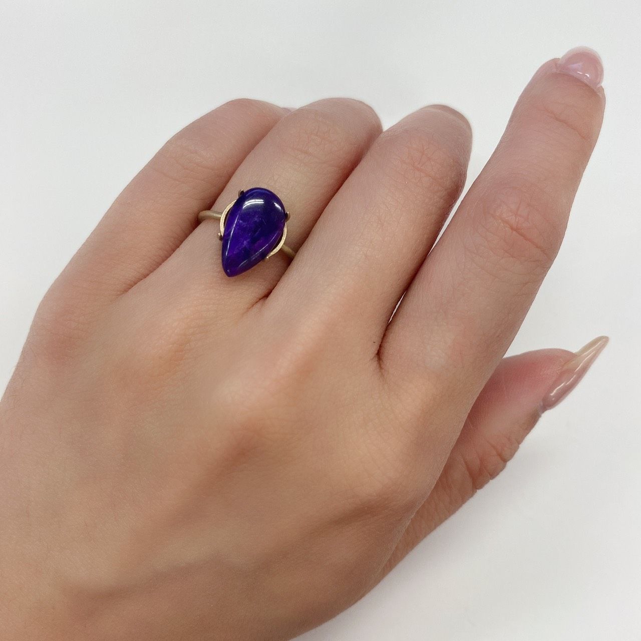 スギライト 南アフリカ産 ルース 2.66ct[210611187]14.5×8.2mm前後