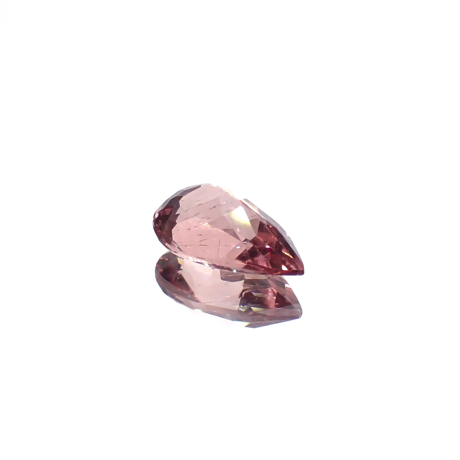 ピンクアパタイト(宝石名ピンク・アパタイト)ブラジル産 1.31ct 識別済[231224689]9.3x5.7mm前後