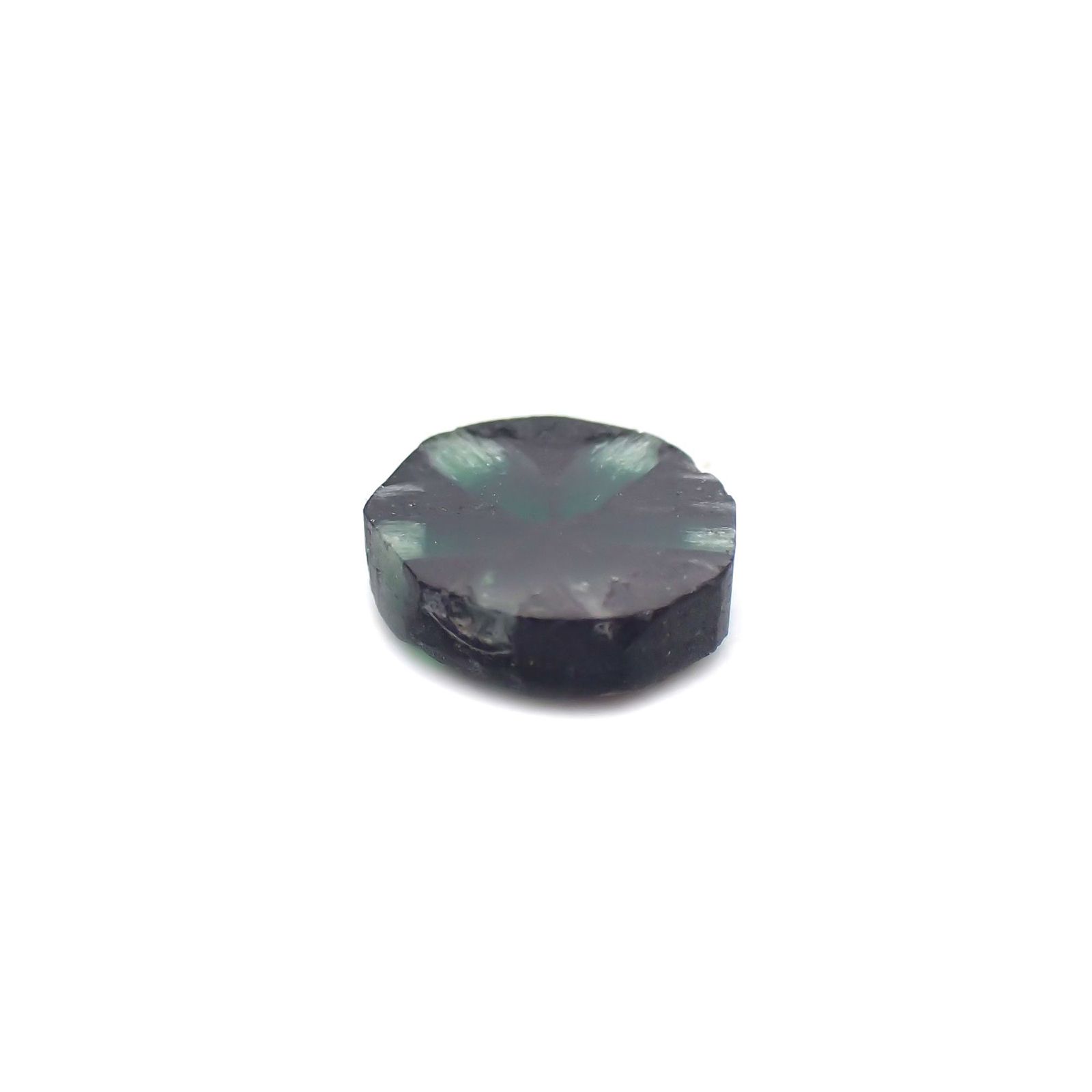 逆トラピッチェエメラルド(宝石名エメラルド)コロンビア産 識別済 0.39ct / 5x4.6mm前後 [260424417]