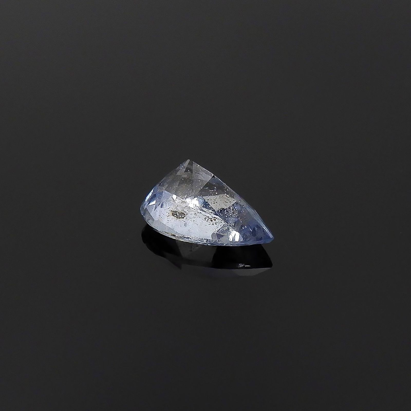 ジェレメジェバイト(宝石名エレメージェバイト)ナミビア産 ソ付(彩珠) 0.450ct / 6.4x4mm前後 [230823133]
