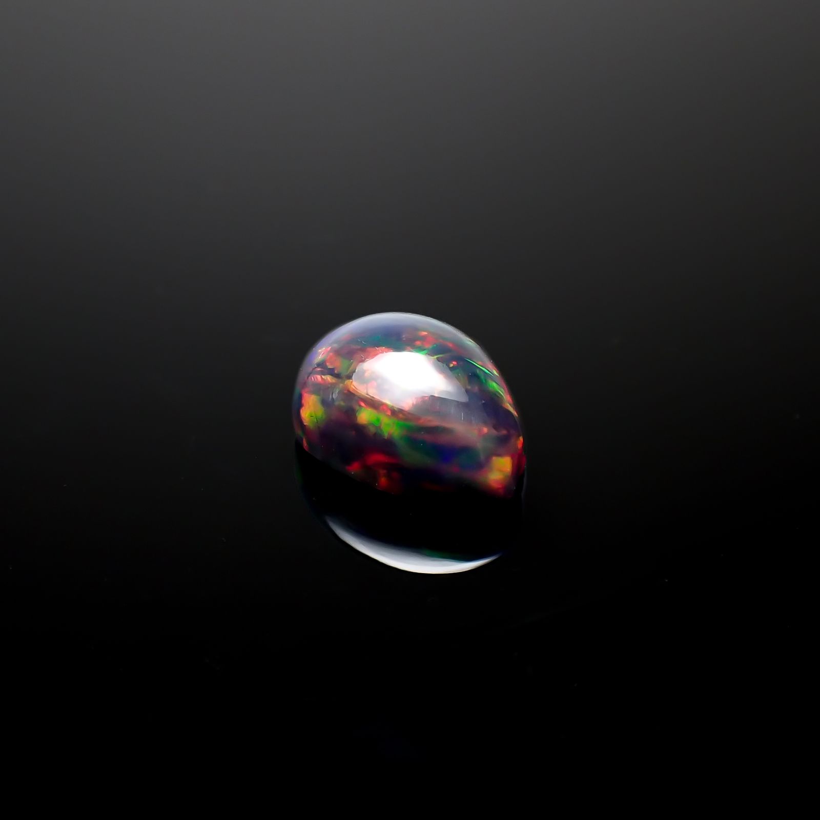 ブラックオパール(宝石名オパール/加熱処理)エチオピア産 4.45ct 識別済[240326536]14.8x10.4mm前後