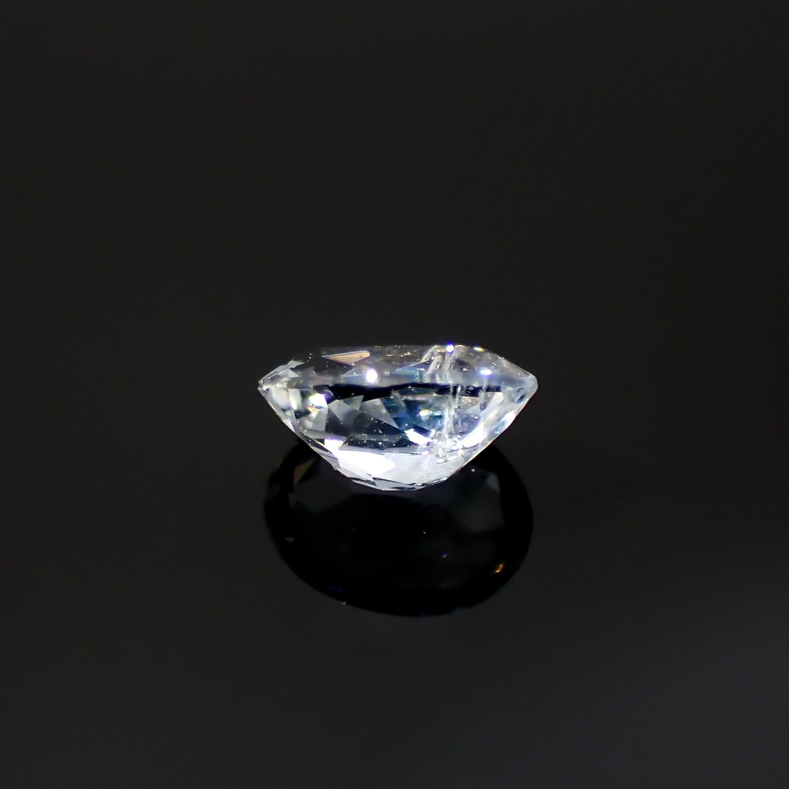 ジェレメジェバイト(宝石名エレメジェバイト)ナミビア産 0.37ct 識別済[220616311]5.2x3.9mm前後