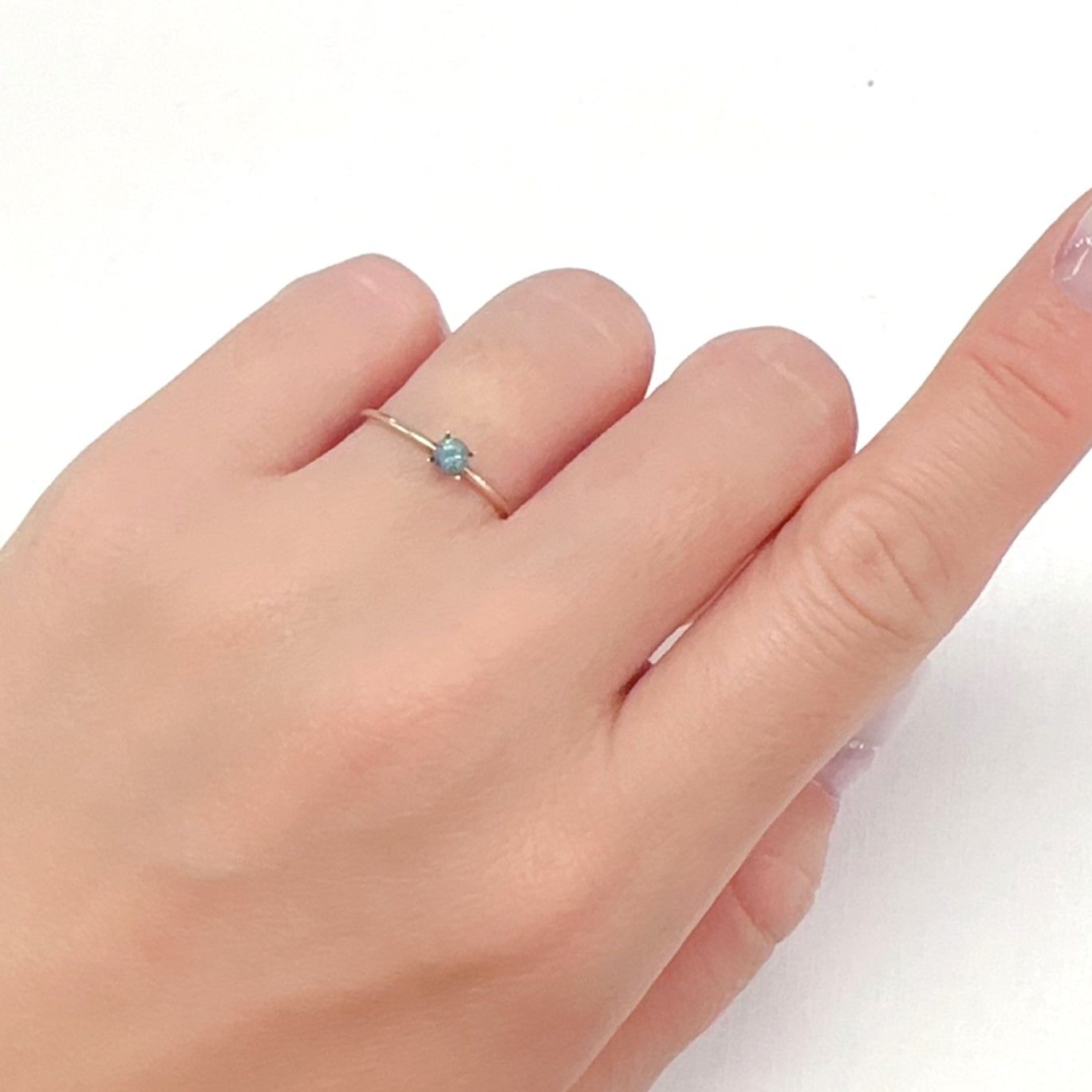 ブルーコーネルピン(宝石名ブルー・コーネルピン)タンザニア産 0.14ct 識別済[240527693]3.1x3.1mm前後