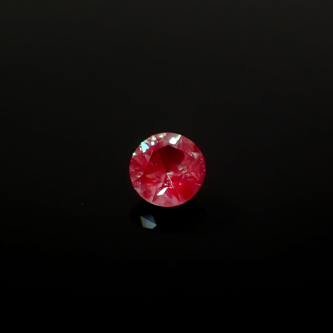 アレキサンドライト ロシア産 0.098ct / 2.7x2.7mm前後 [260532148]
