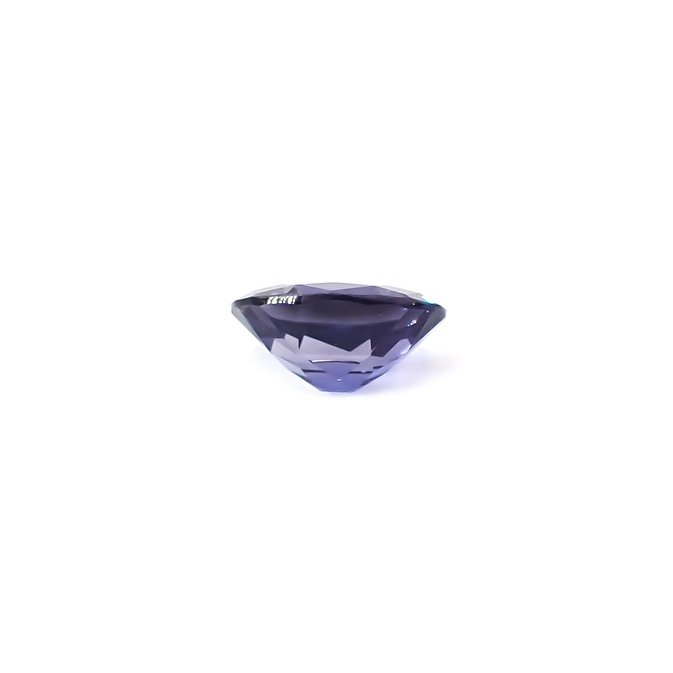 アイオライト タンザニア産 2.60ct / 11x8.9mm前後 [260231741]