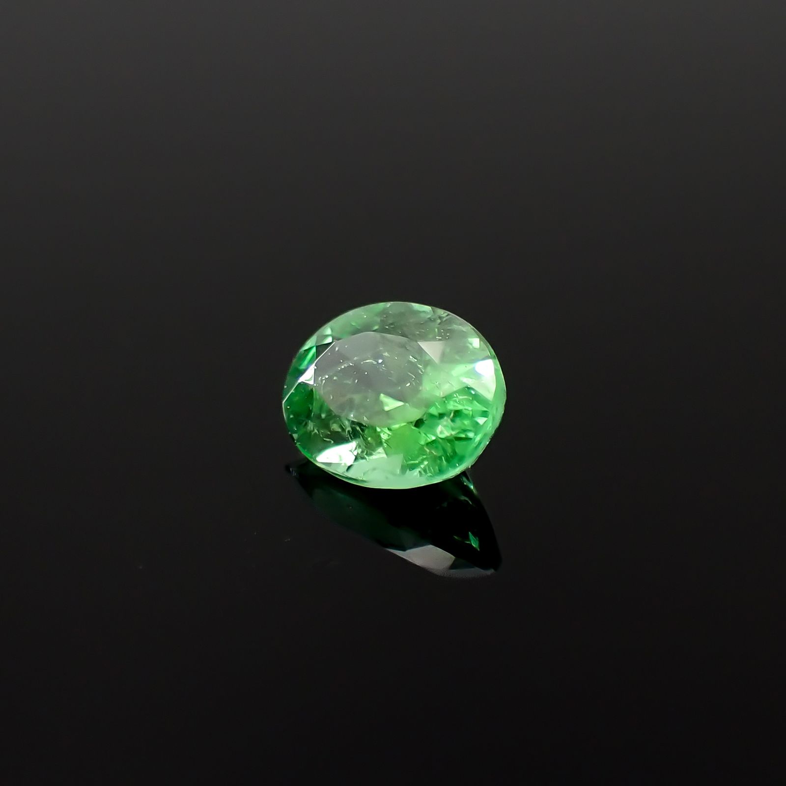 パライバトルマリン ブラジル・パライバ州バターリャ鉱山産 0.49ct[240928735]5.9x4.5mm前後