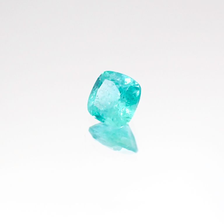 パライバトルマリン(宝石名トルマリン/別名パライバ・トルマリン) ブラジル産 0.256ct ソ付(宝貴協)[20106447]3.8×3.8mm前後