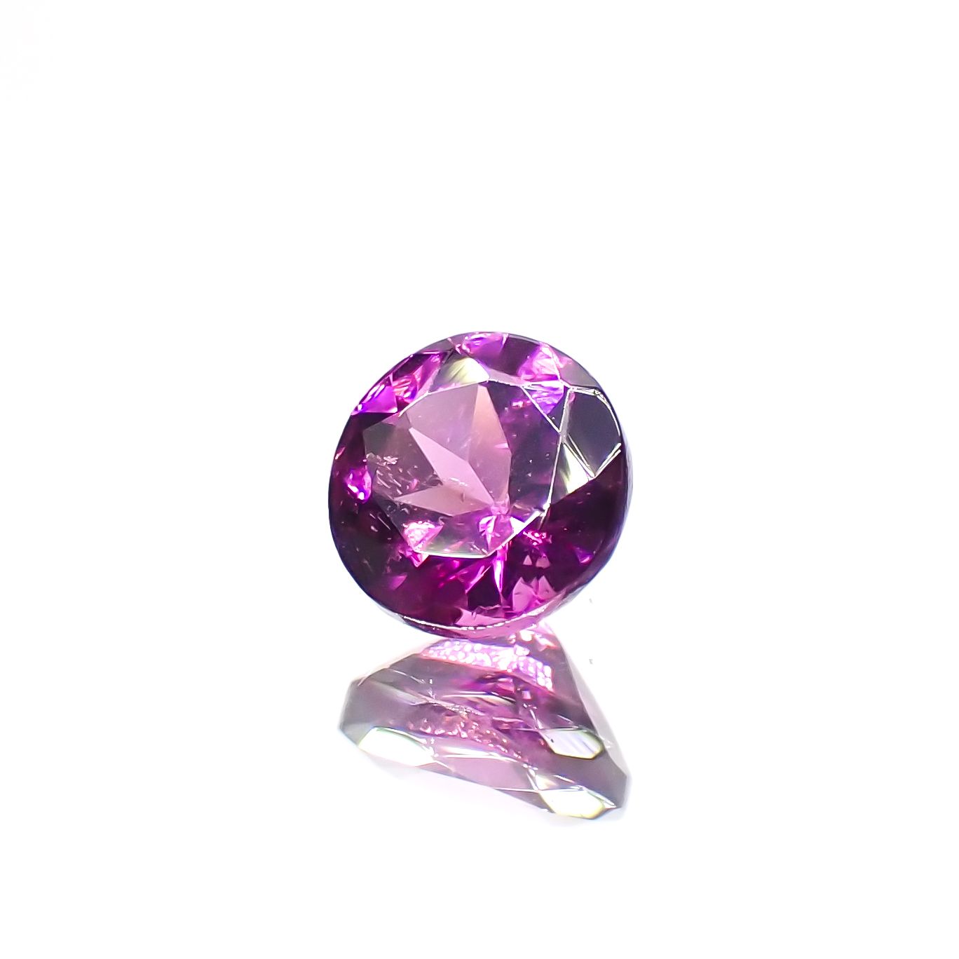 マラヤガーネット(宝石名ガーネット)タンザニア産 0.35ct 識別済[230823052]4x4mm前後