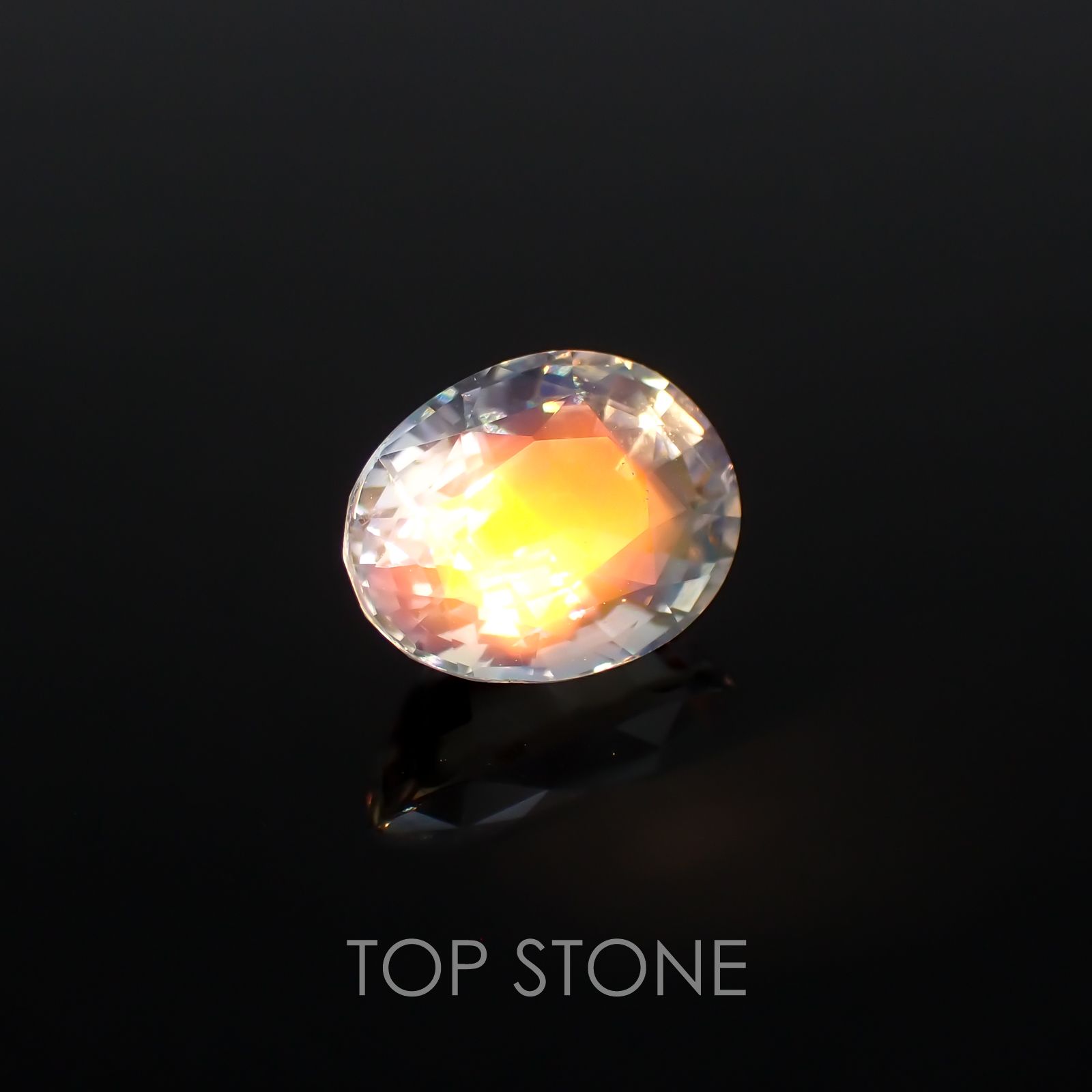 レインボームーンストーン(アンデシンラブラドライト) マダガスカル産 ルース 1.37ct[210310394]8.1×6.1mm前後