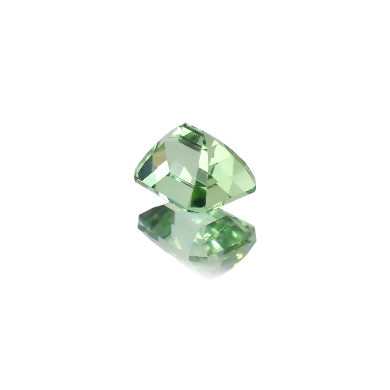 ミントトルマリン(宝石名グリーン・トルマリン) ルワンダ産 1.24ct 識別済[21029992]6.7×5.2mm前後