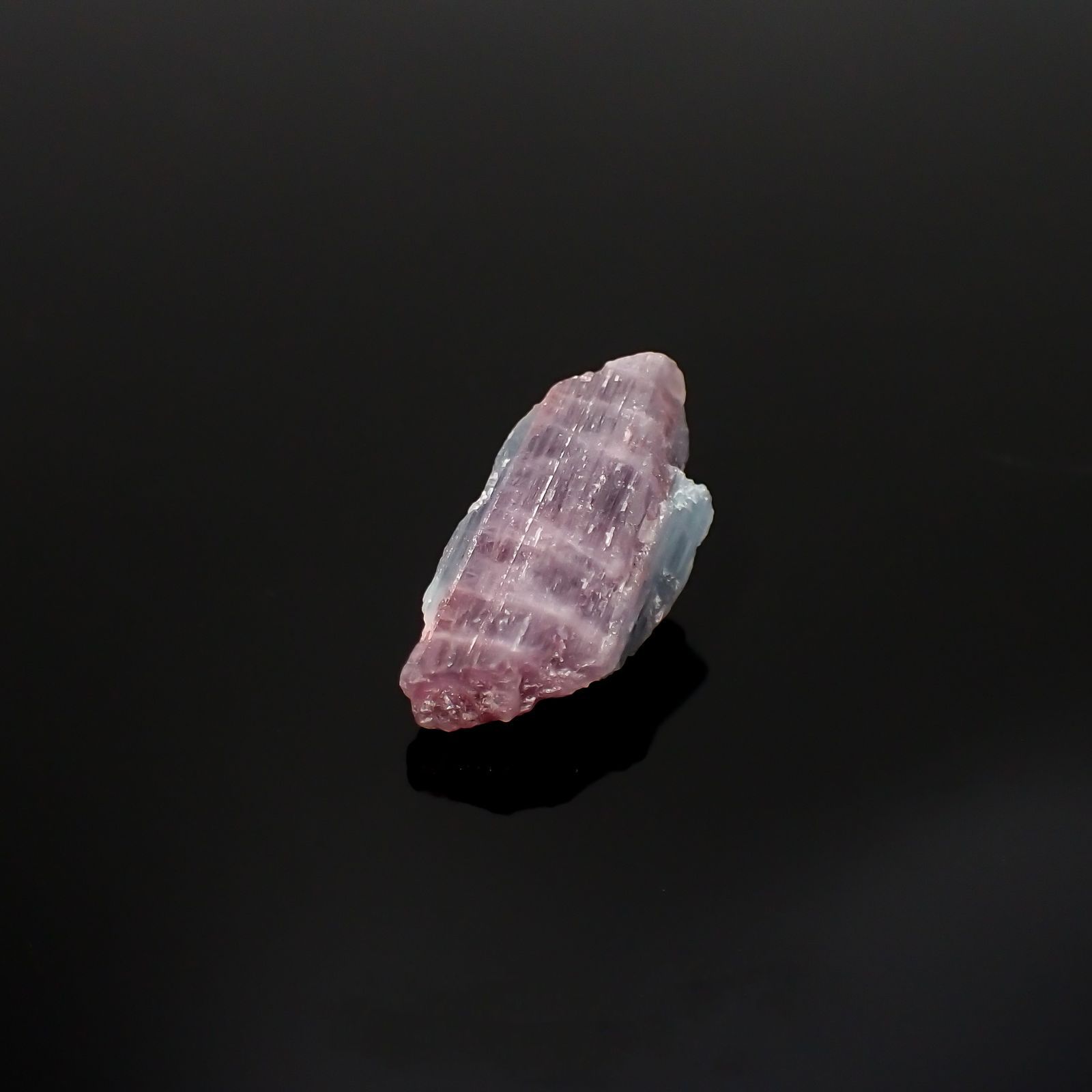 バイカラーパライバトルマリン 原石 ブラジル産 6.11ct[220516012]17.1x8mm前後