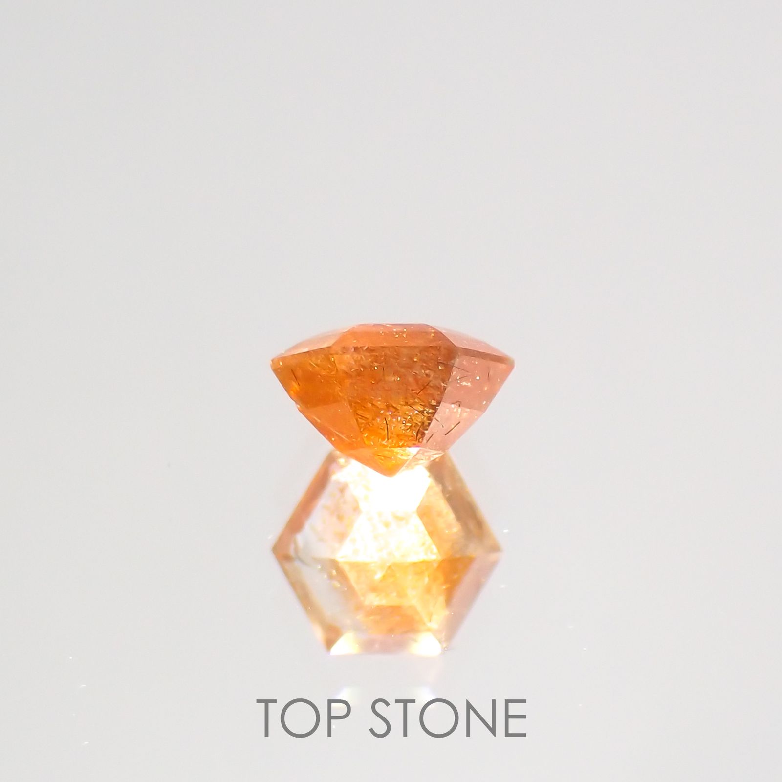 ◇ヘキサゴンカット◇イリュージョンサンストーン インド産 0.54ct[220115489]4.9x4.9mm前後