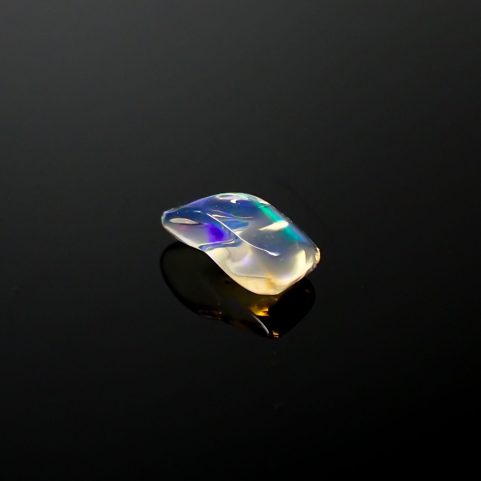バイカラーメキシコオパール 原石 メキシコ産 0.58ct[240226186]8.1x4.1mm前後