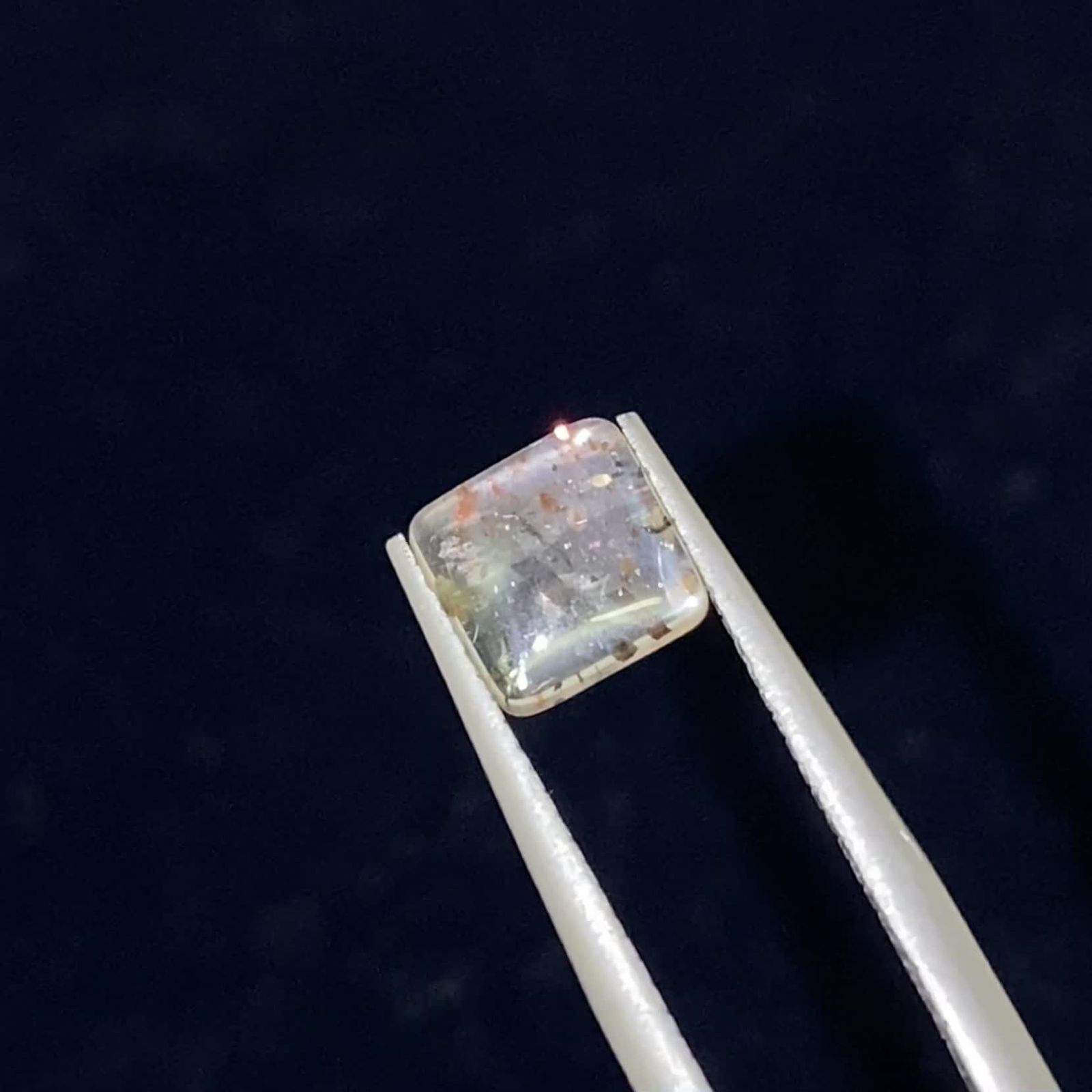 レインボーラティスサンストーン オーストラリア産 0.84ct[230321098