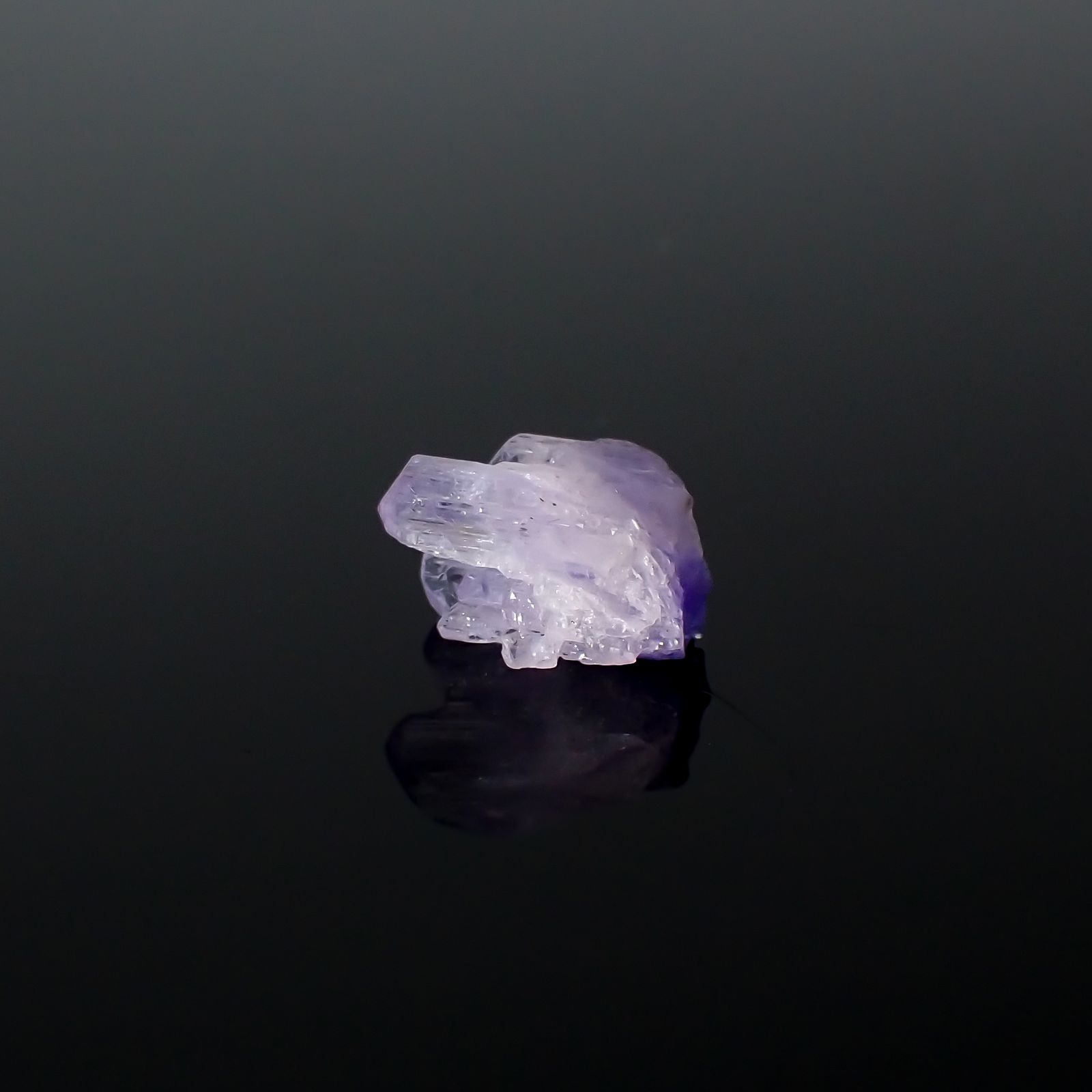 バイカラータンザナイト 原石 タンザニア産 4.01ct[231224986]11.4x8.5mm前後