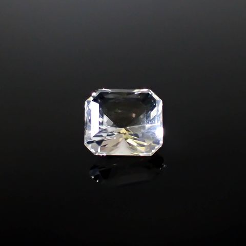カラーレスフローライト フルオレッセンス イギリス産 3.05ct [250430156]8.6x7.6mm前後
